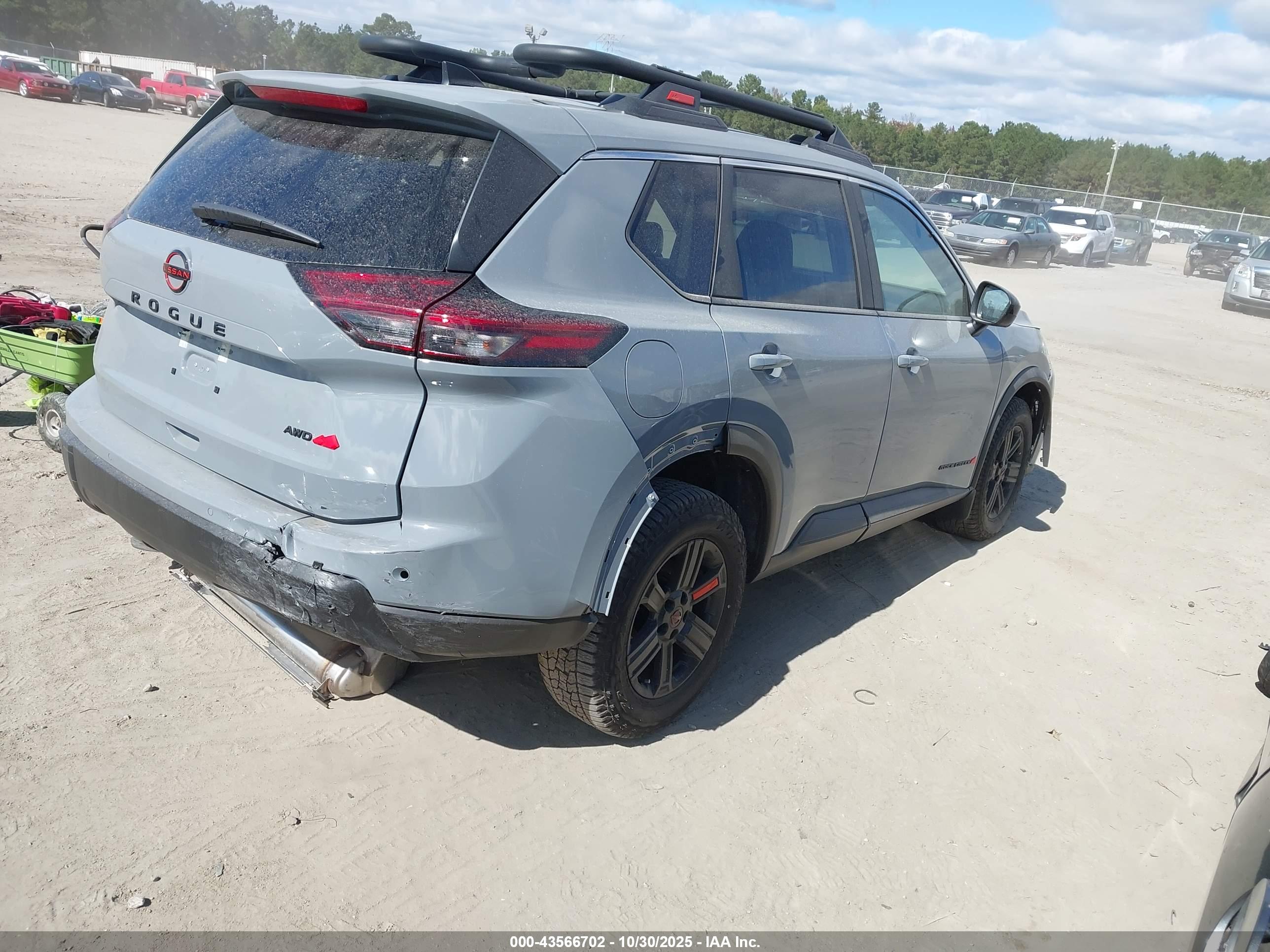 NISSAN ROGUE image 4