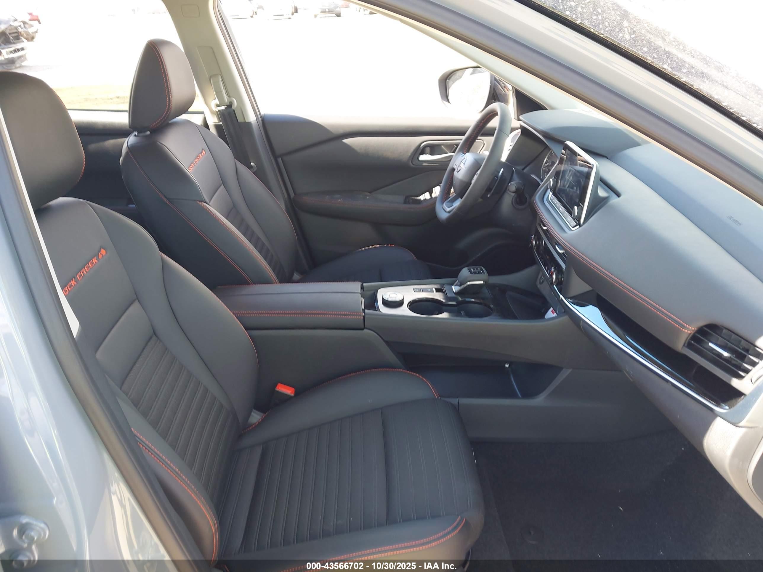 NISSAN ROGUE image 5