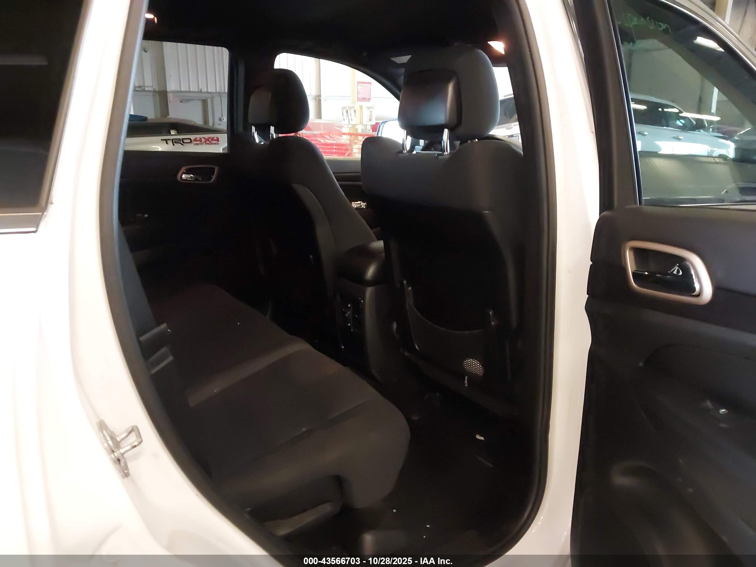 JEEP GRAND image 8