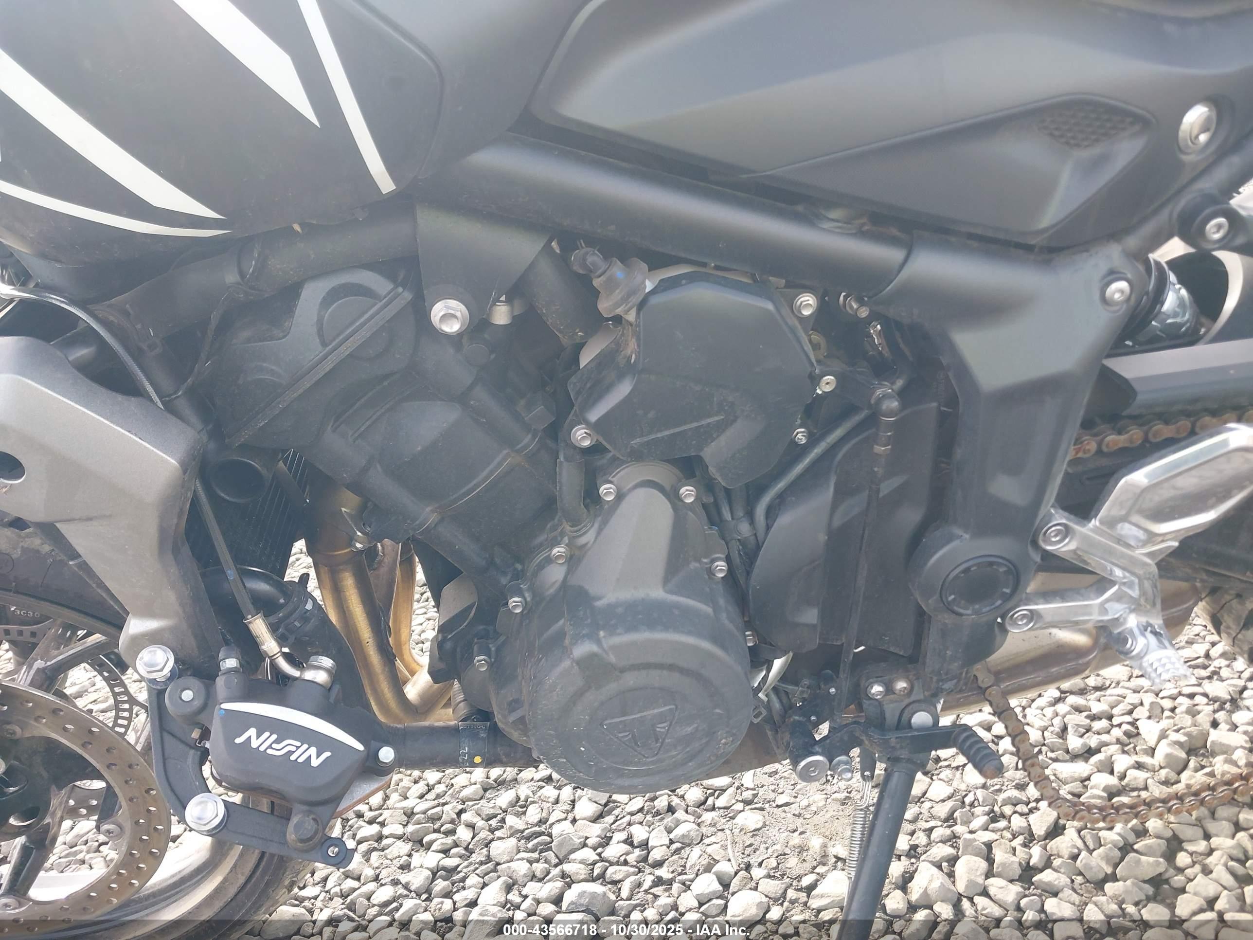 TRIUMPH MOTORCYCLE image 9