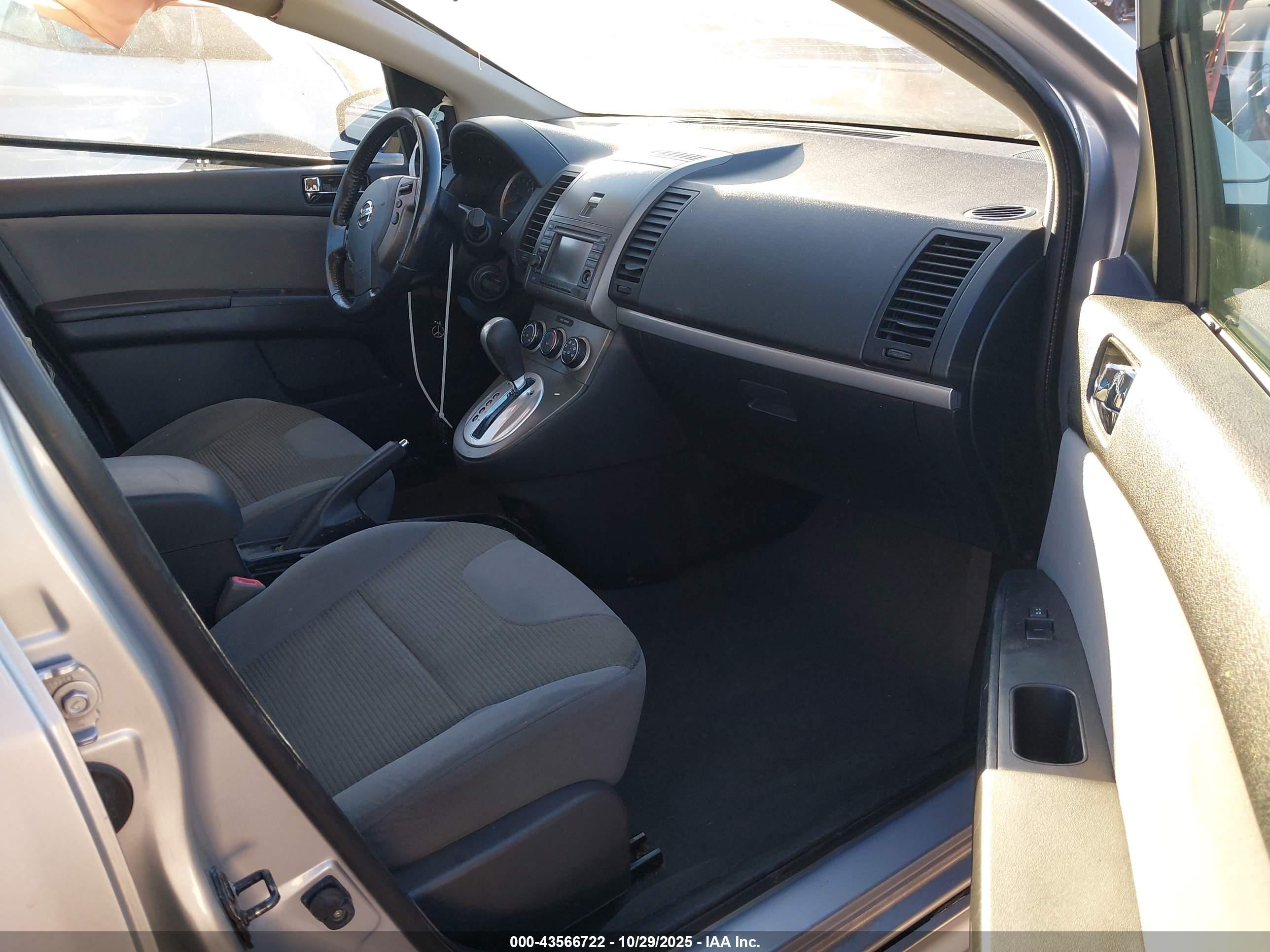 NISSAN SENTRA image 5