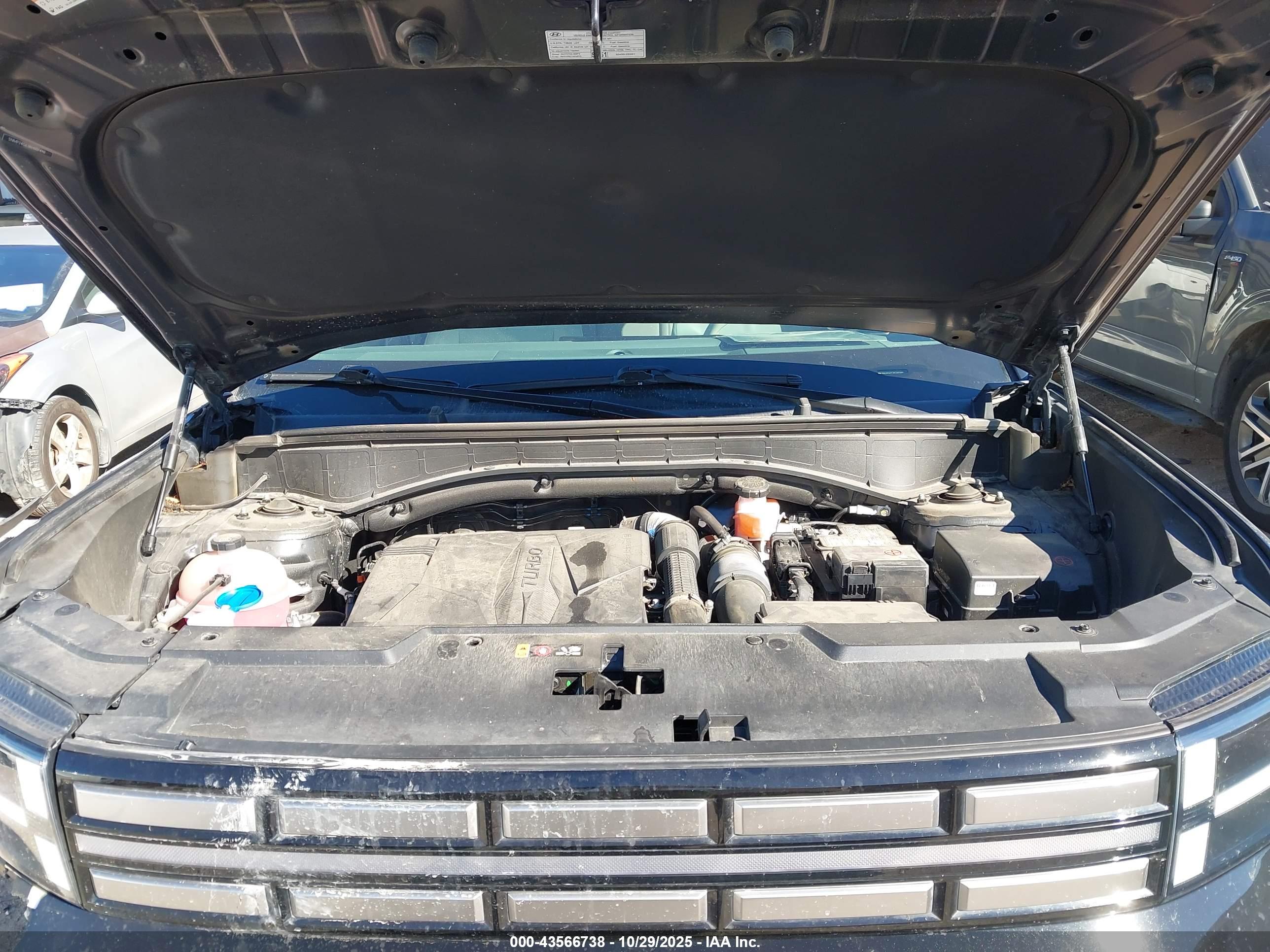 HYUNDAI SANTA image 10