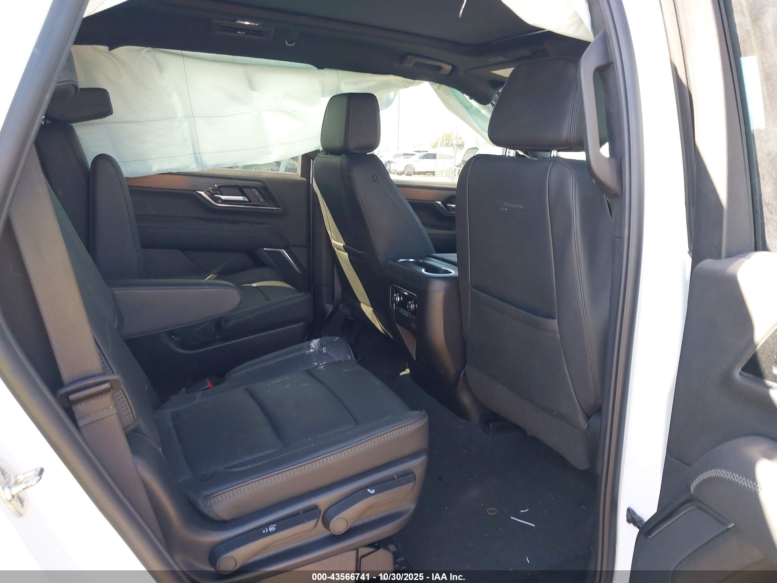 GMC YUKON image 8