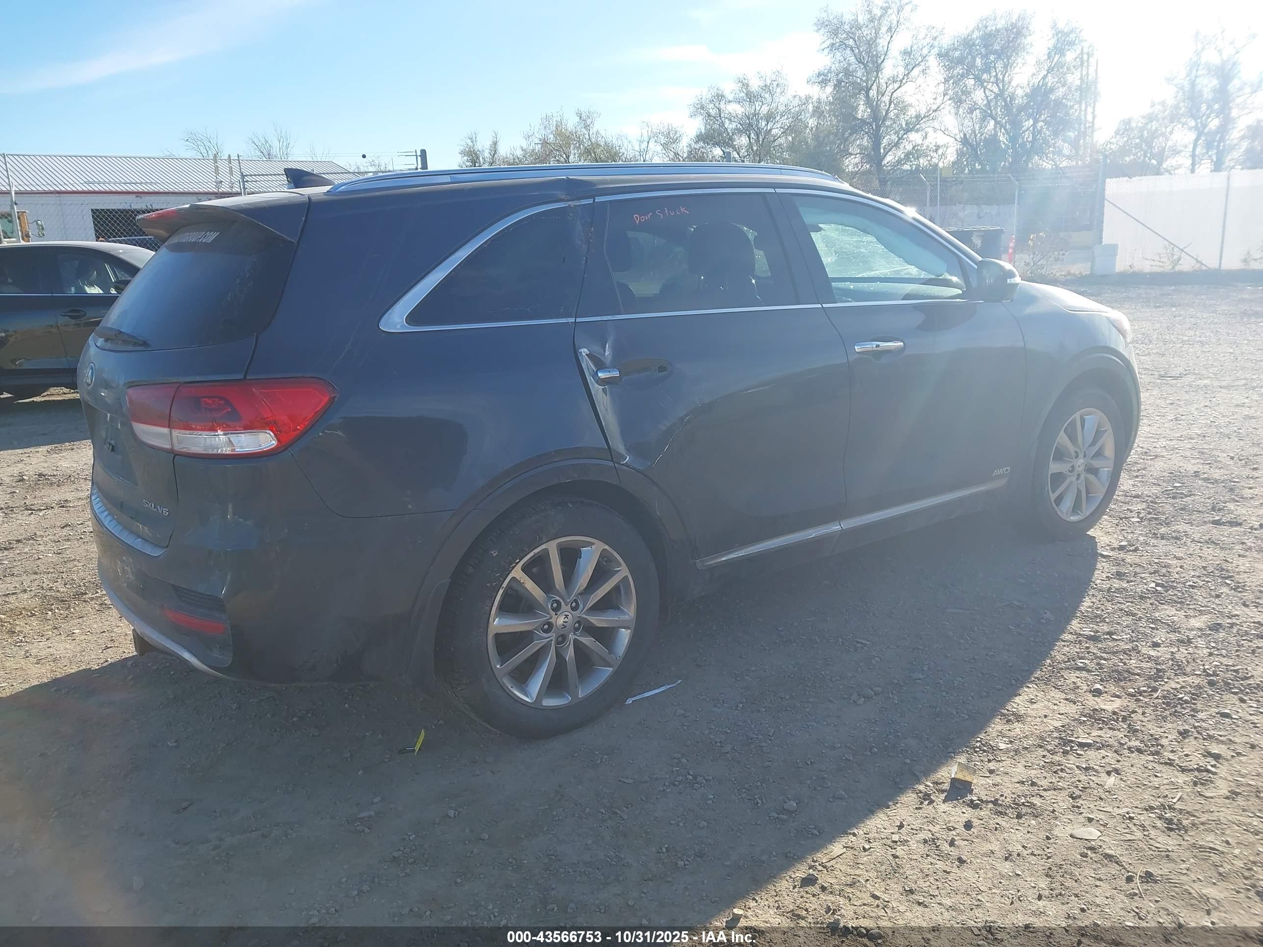 KIA SORENTO image 4