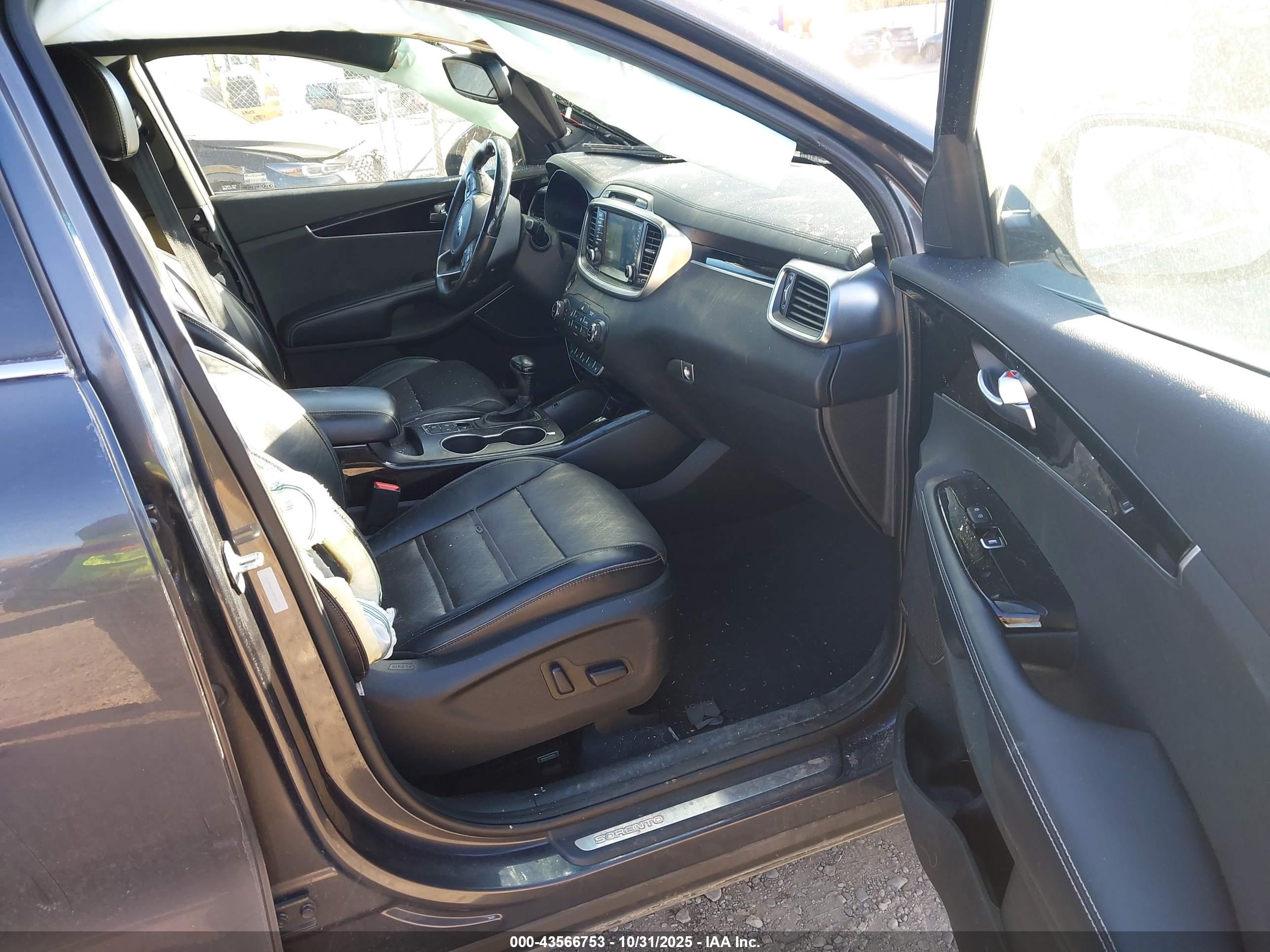 KIA SORENTO image 5