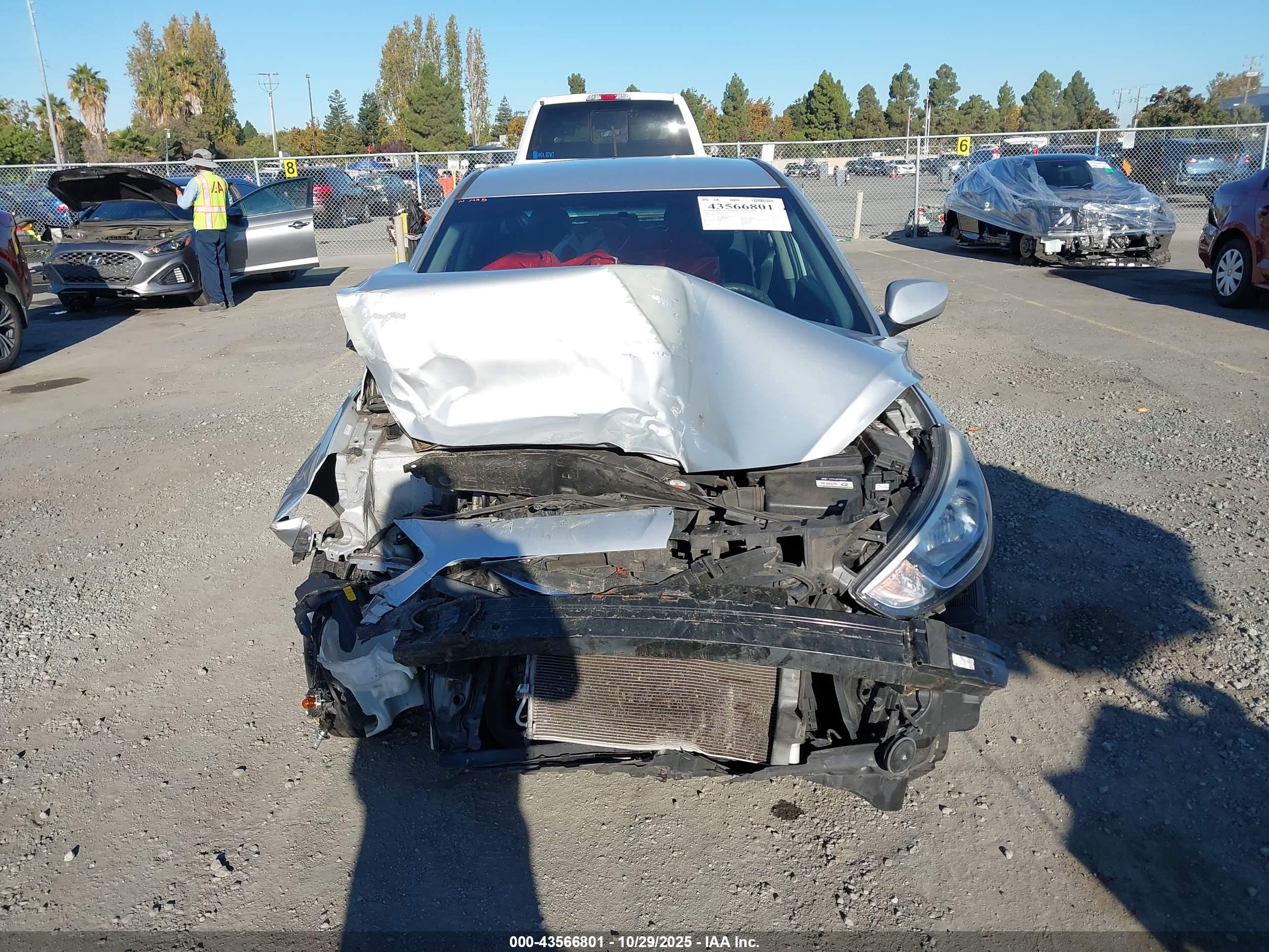 HYUNDAI ACCENT image 6