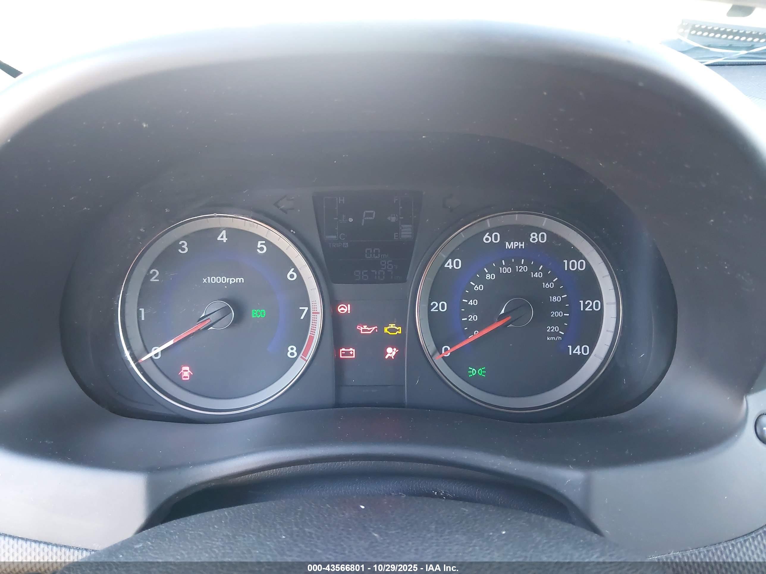 HYUNDAI ACCENT image 7