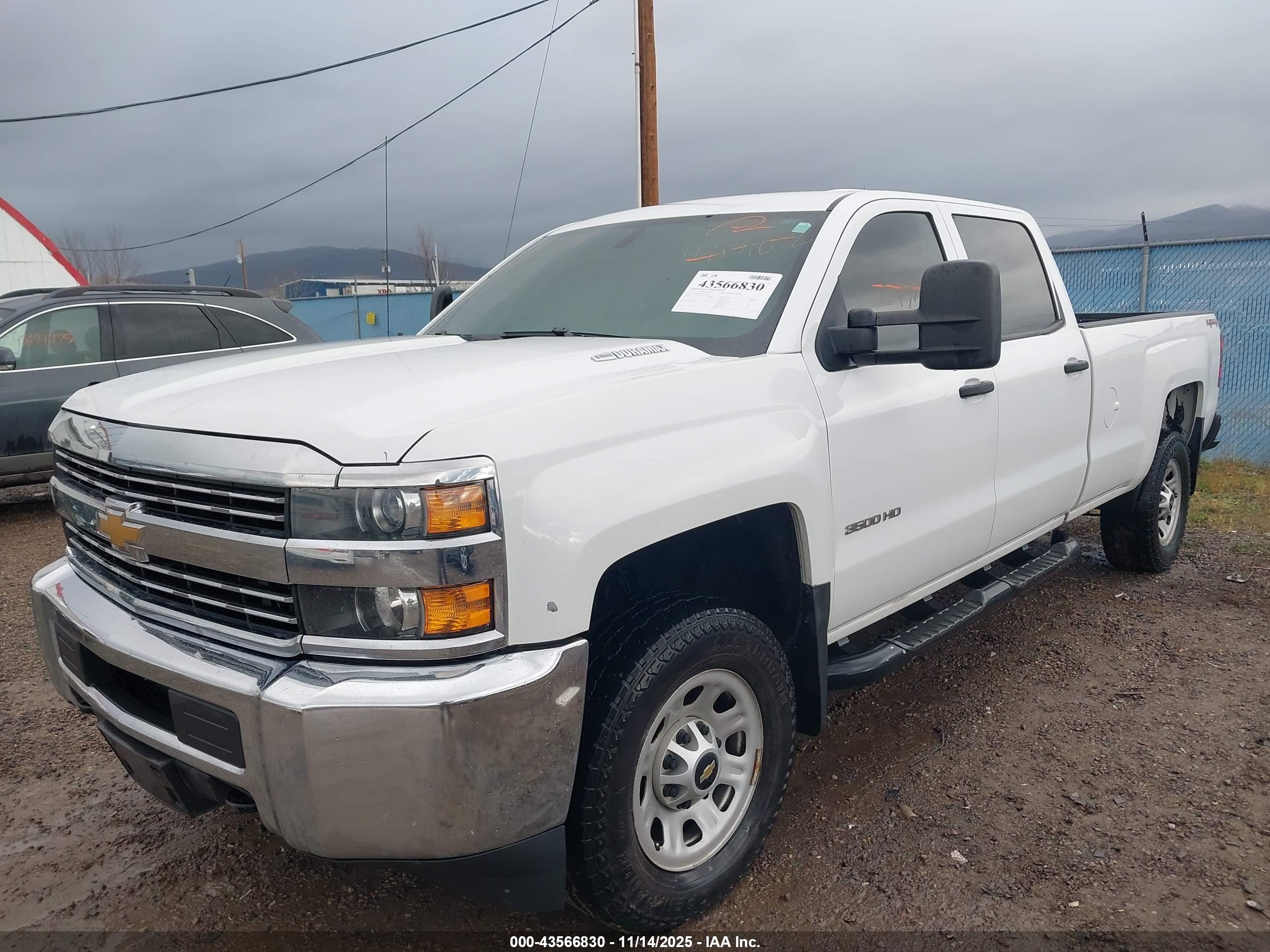 CHEVROLET SILVERADO image 2