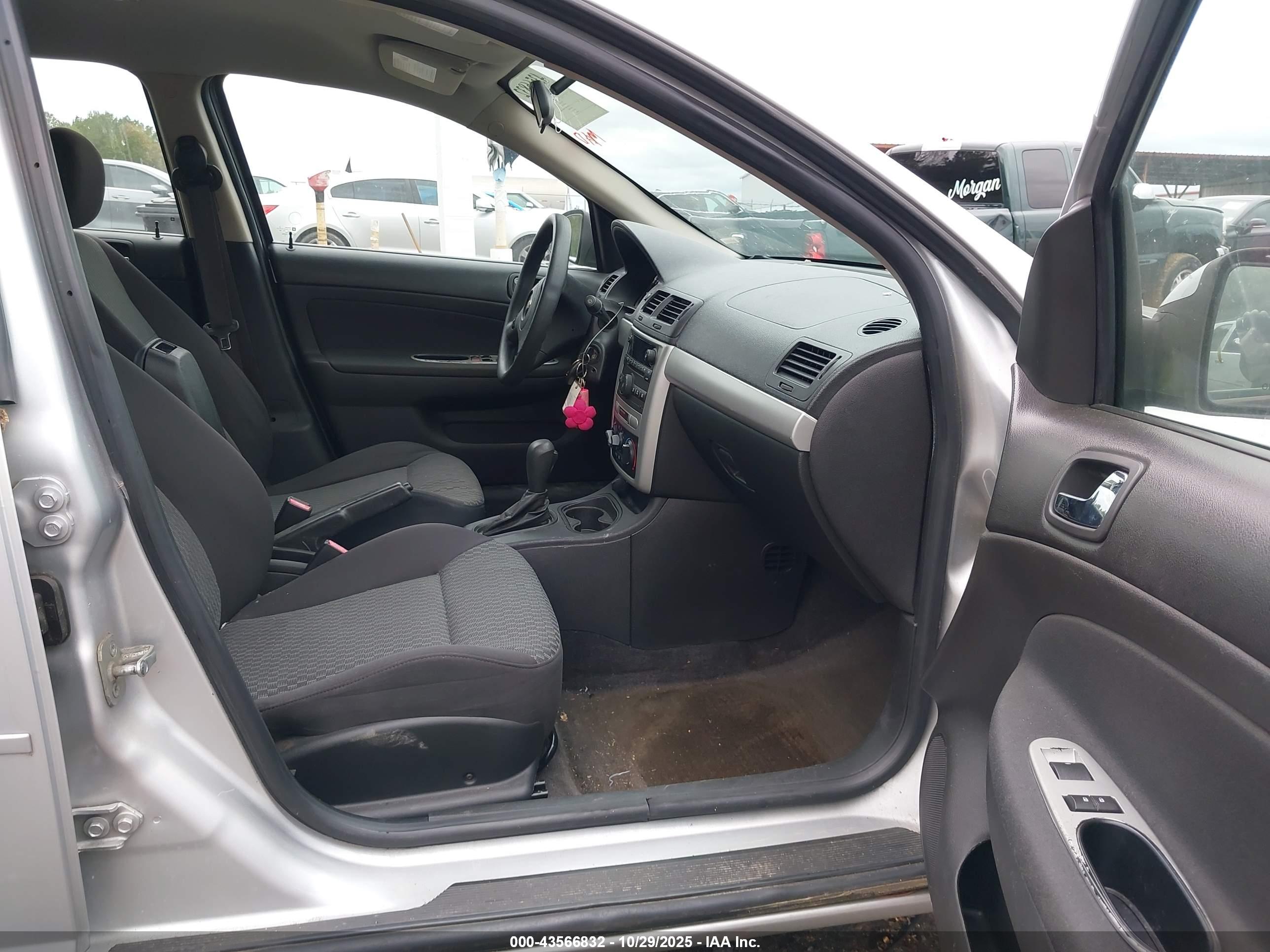 CHEVROLET COBALT image 5
