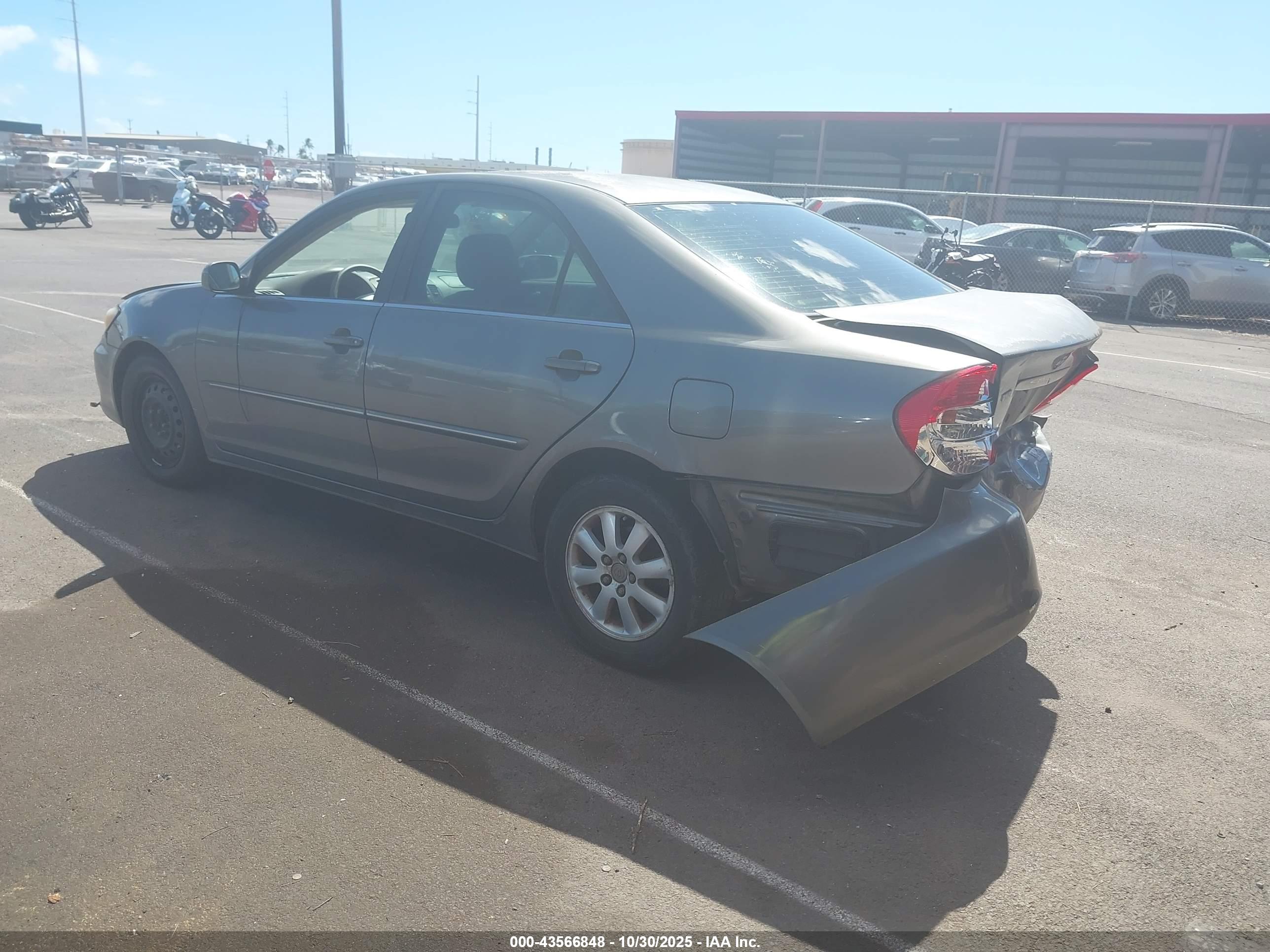 TOYOTA CAMRY image 3