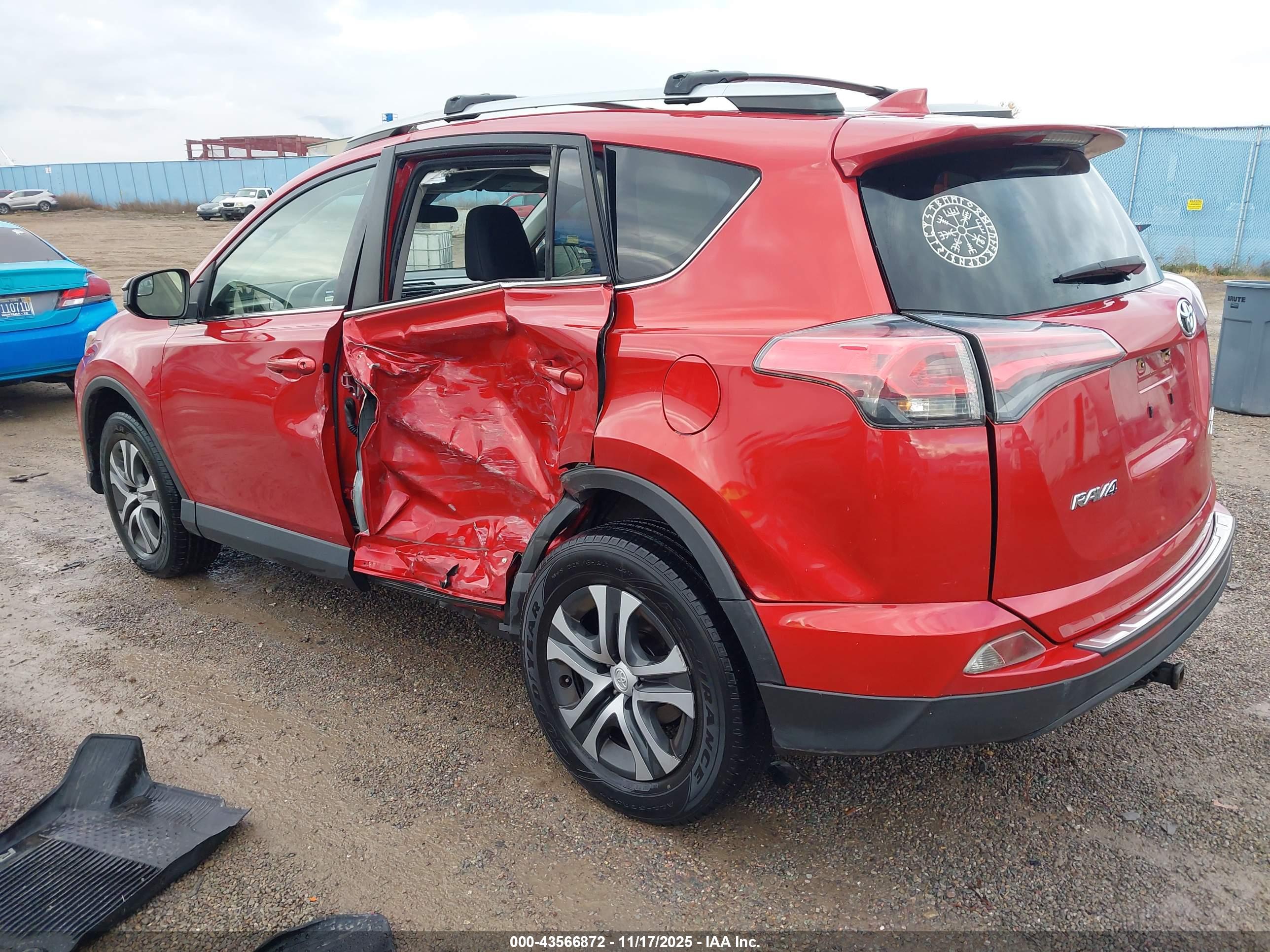 TOYOTA RAV4 image 3