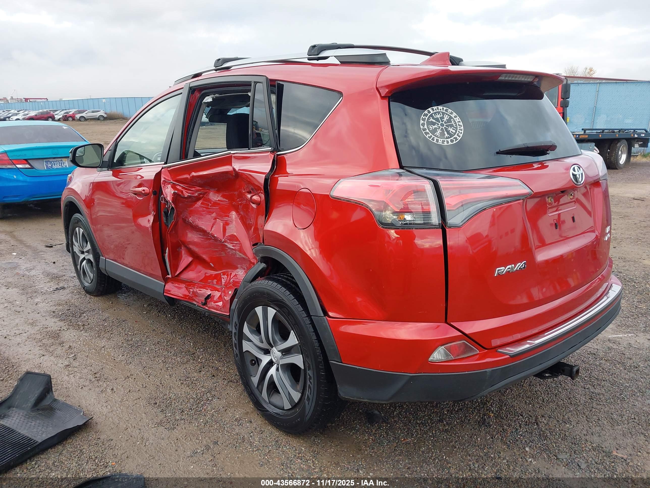 TOYOTA RAV4 image 6