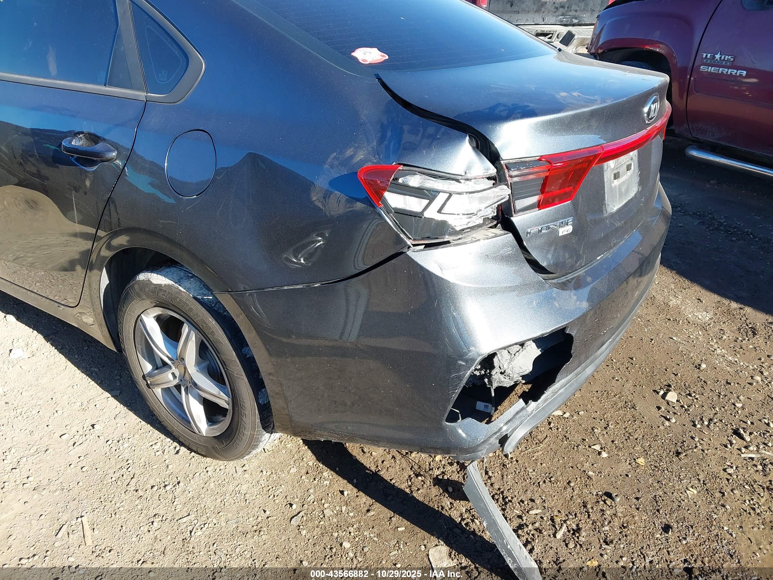 KIA FORTE image 6