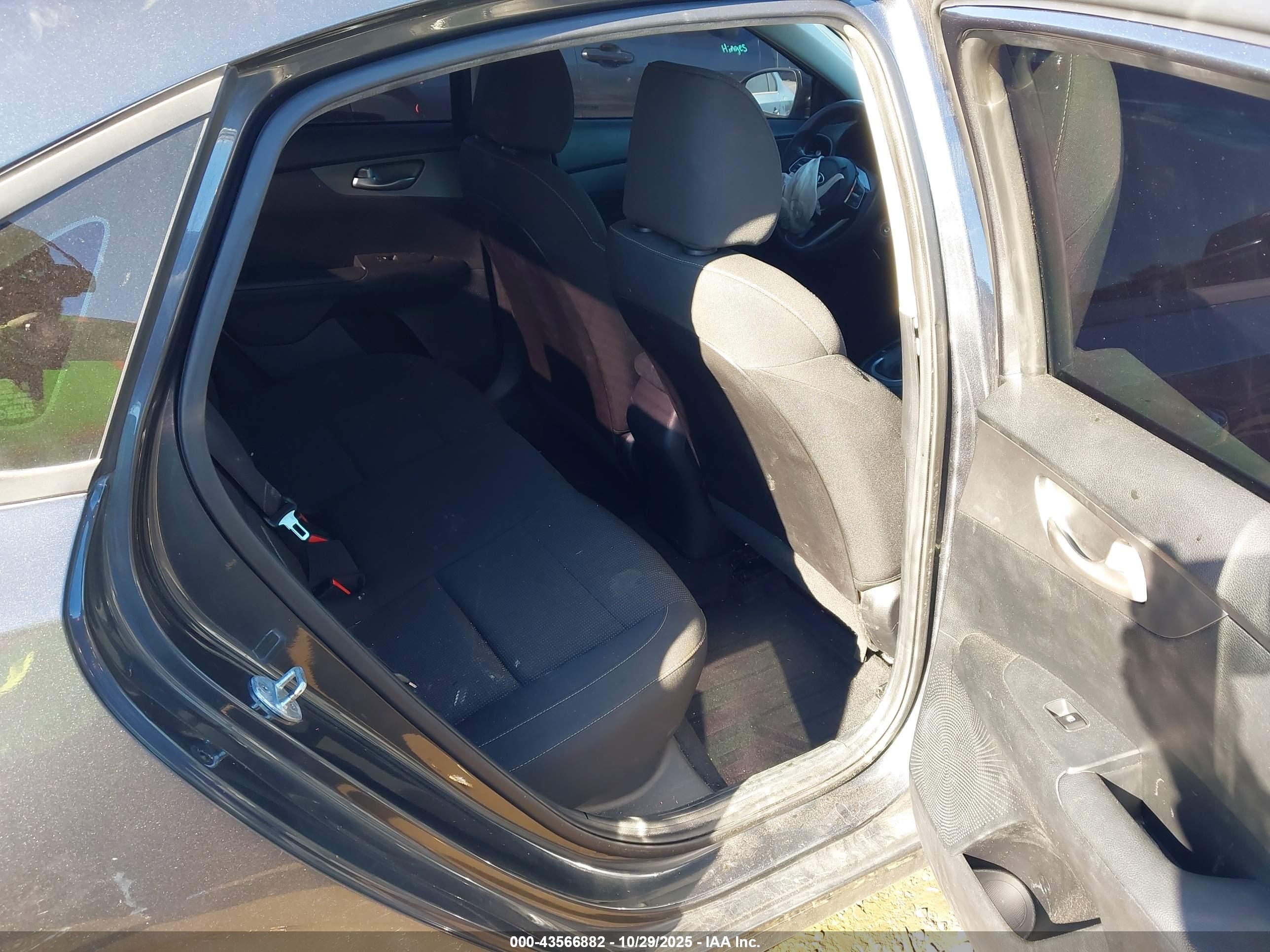 KIA FORTE image 8