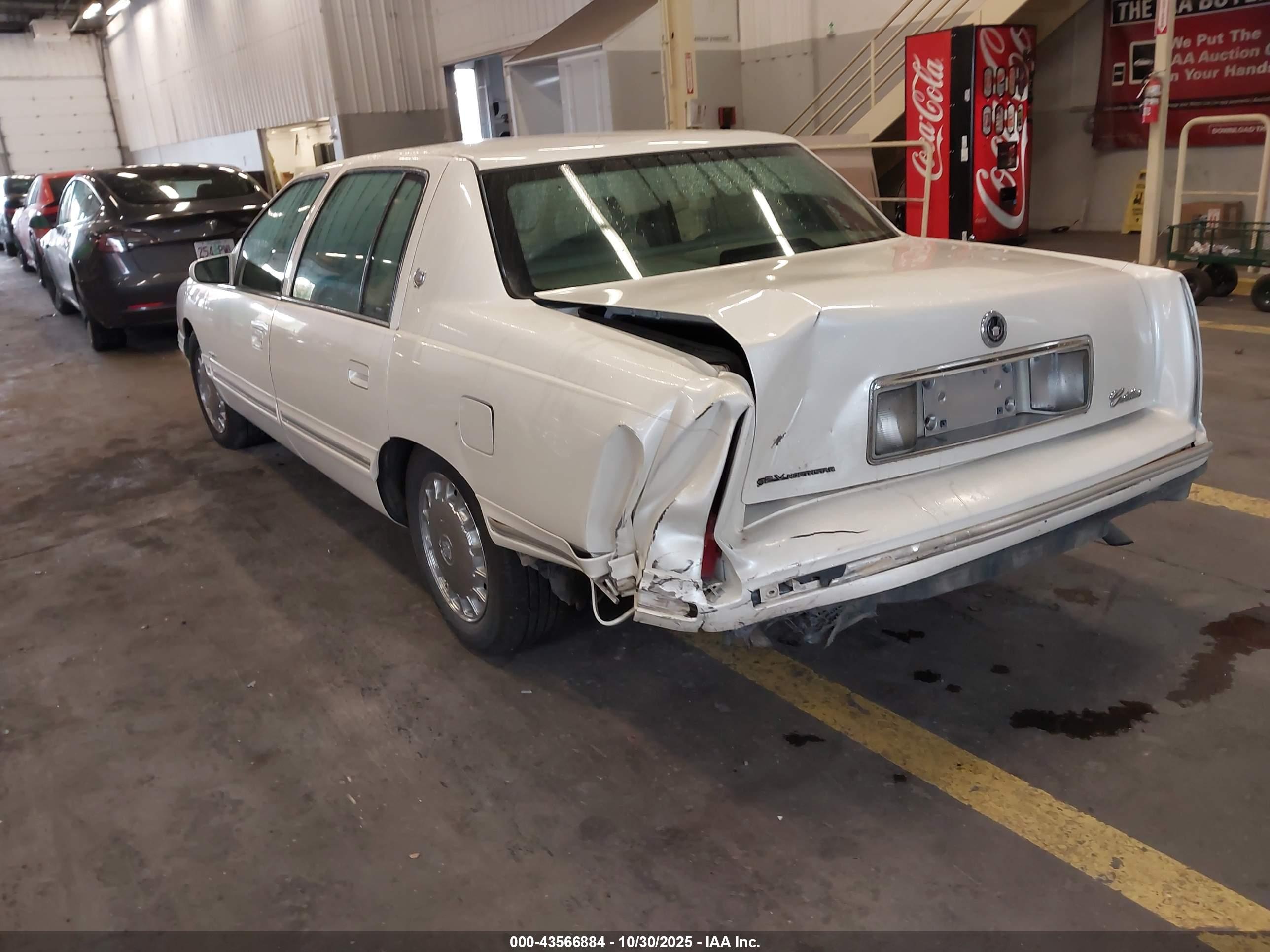 CADILLAC DEVILLE image 3