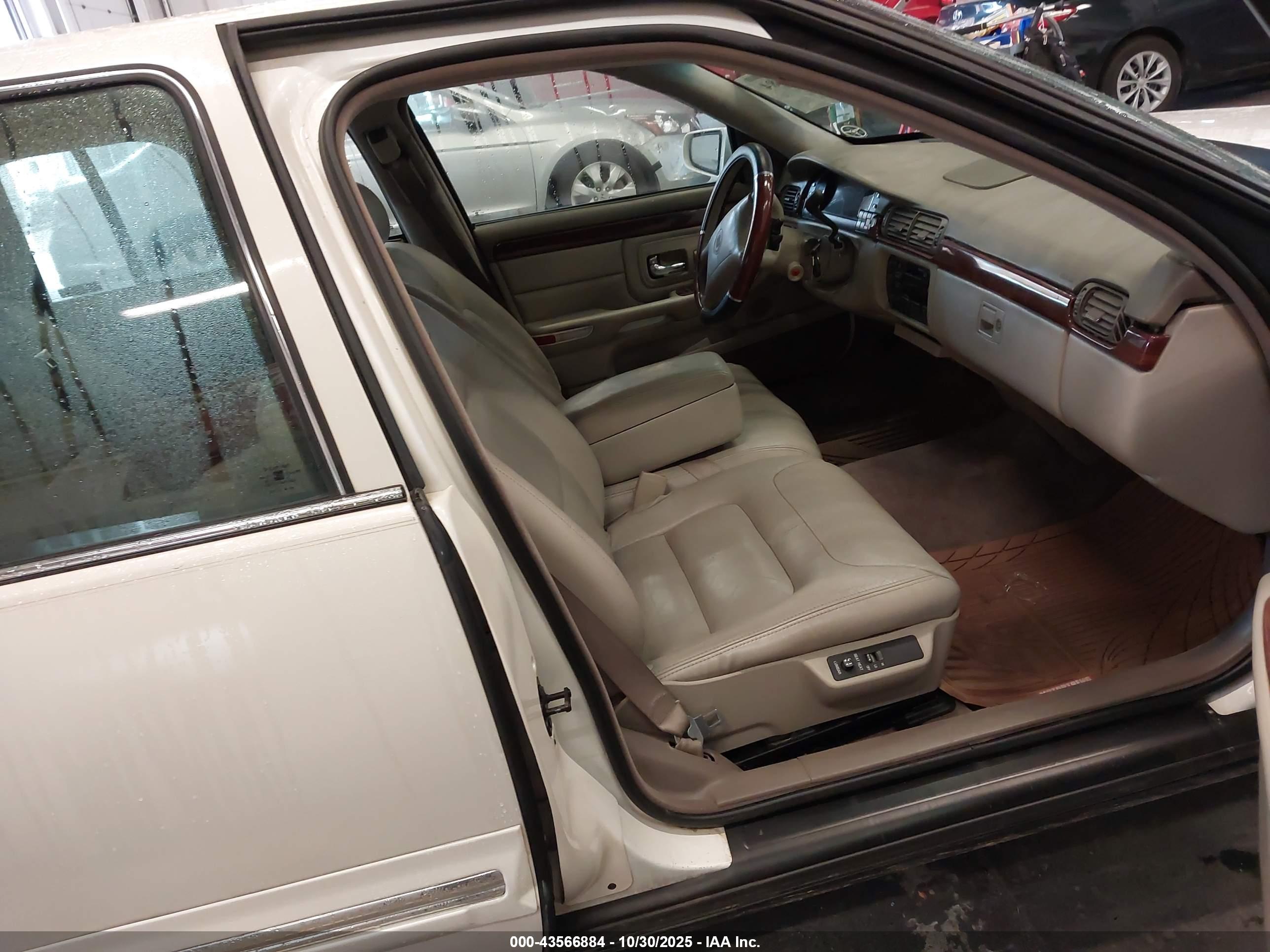 CADILLAC DEVILLE image 5