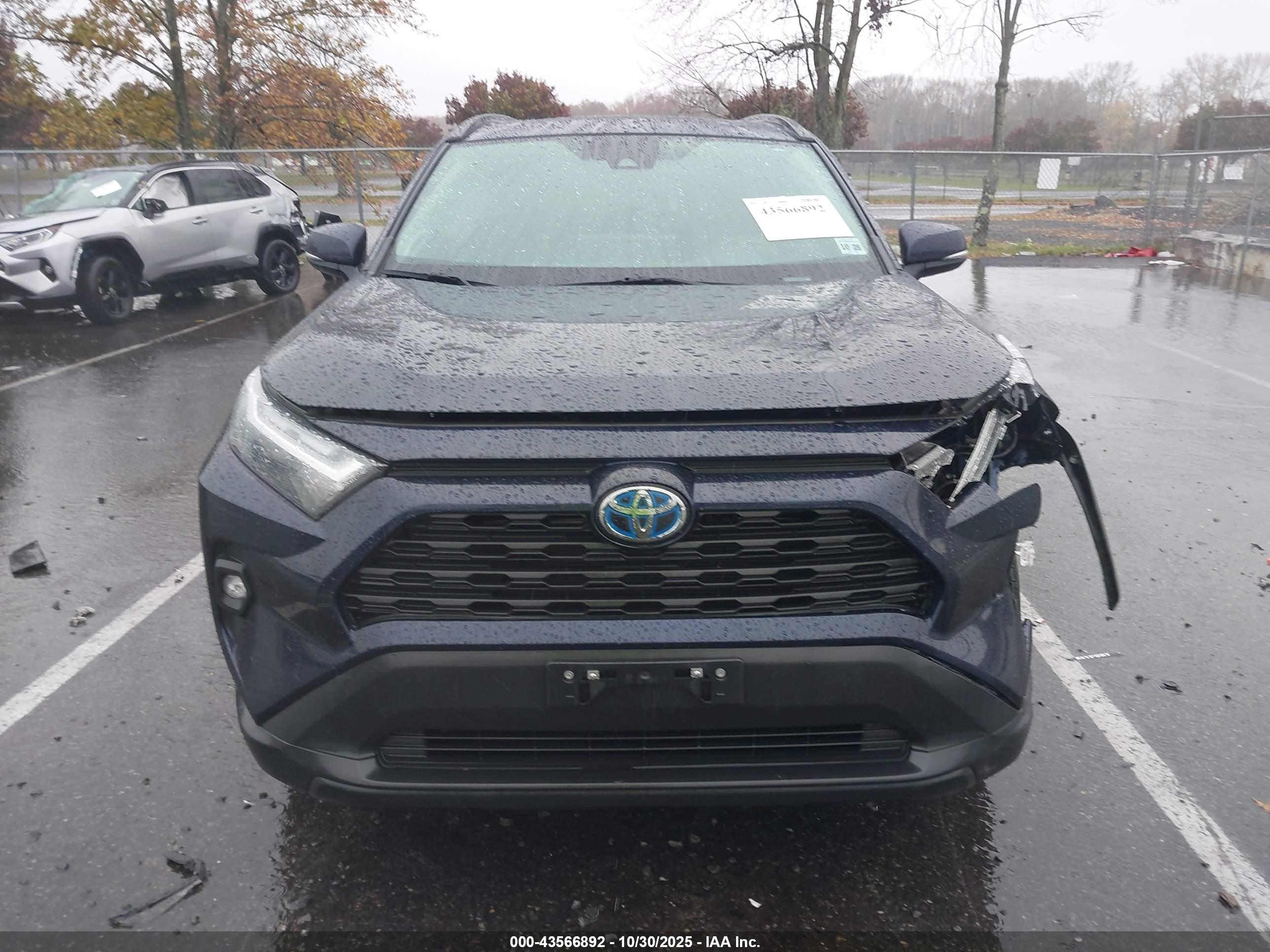 TOYOTA RAV4 image 6