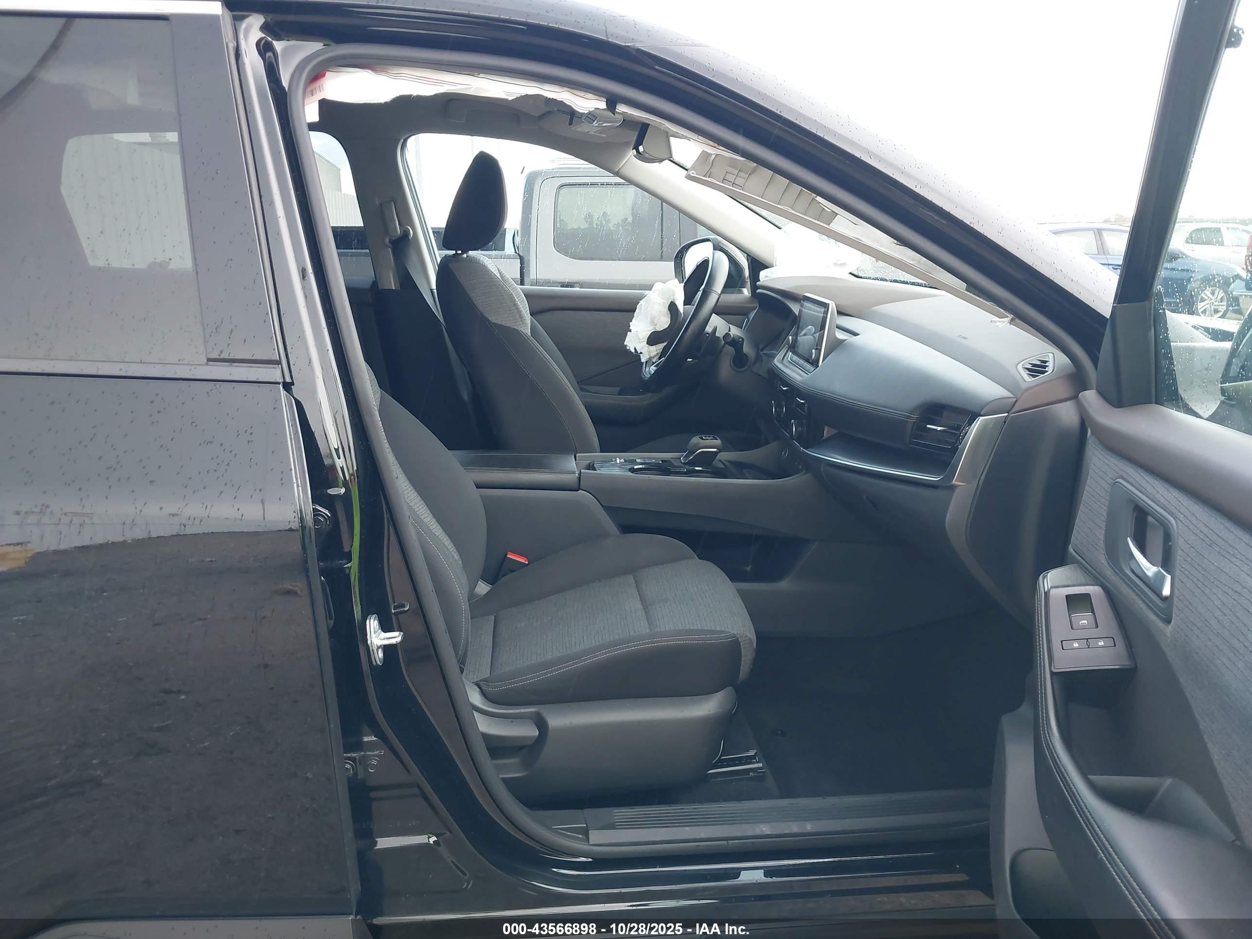 NISSAN ROGUE image 5