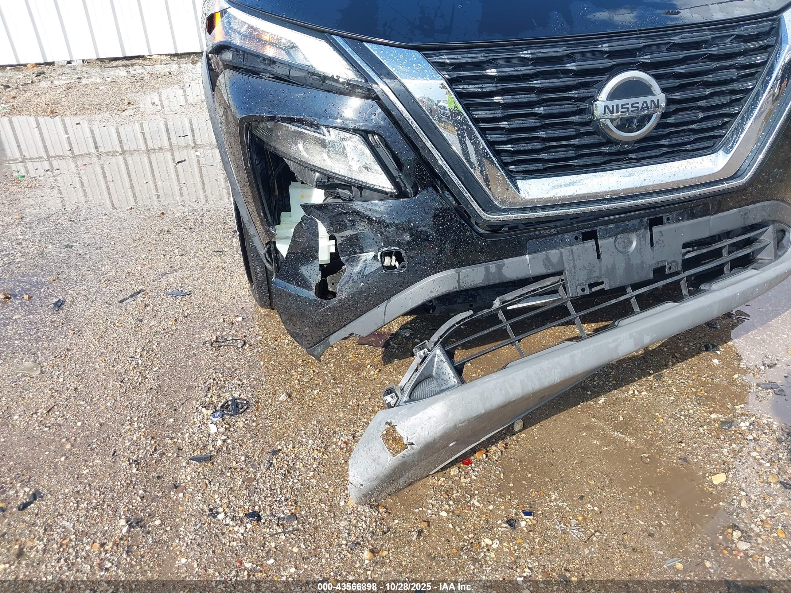 NISSAN ROGUE image 6