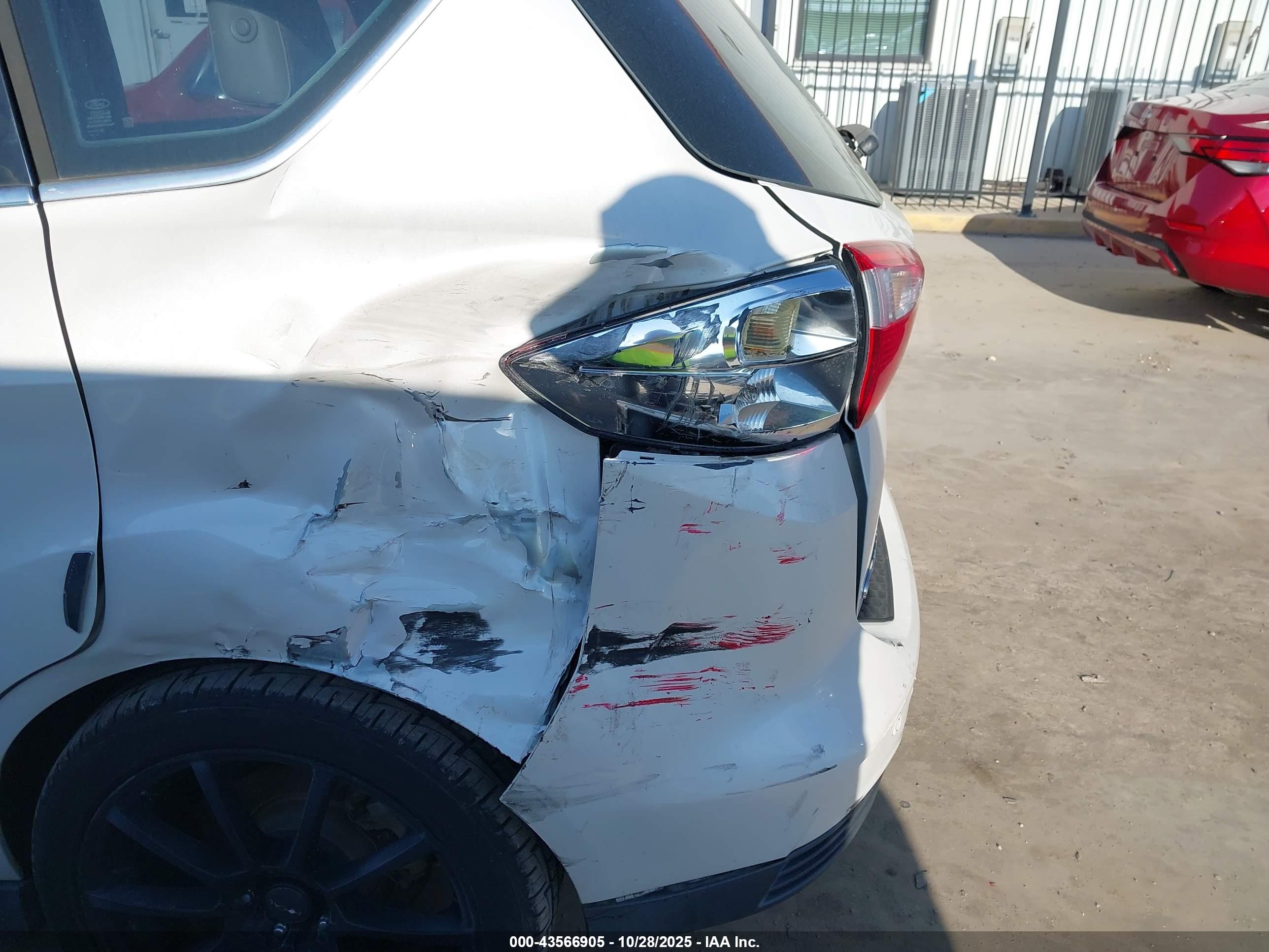 FORD C-MAX image 6