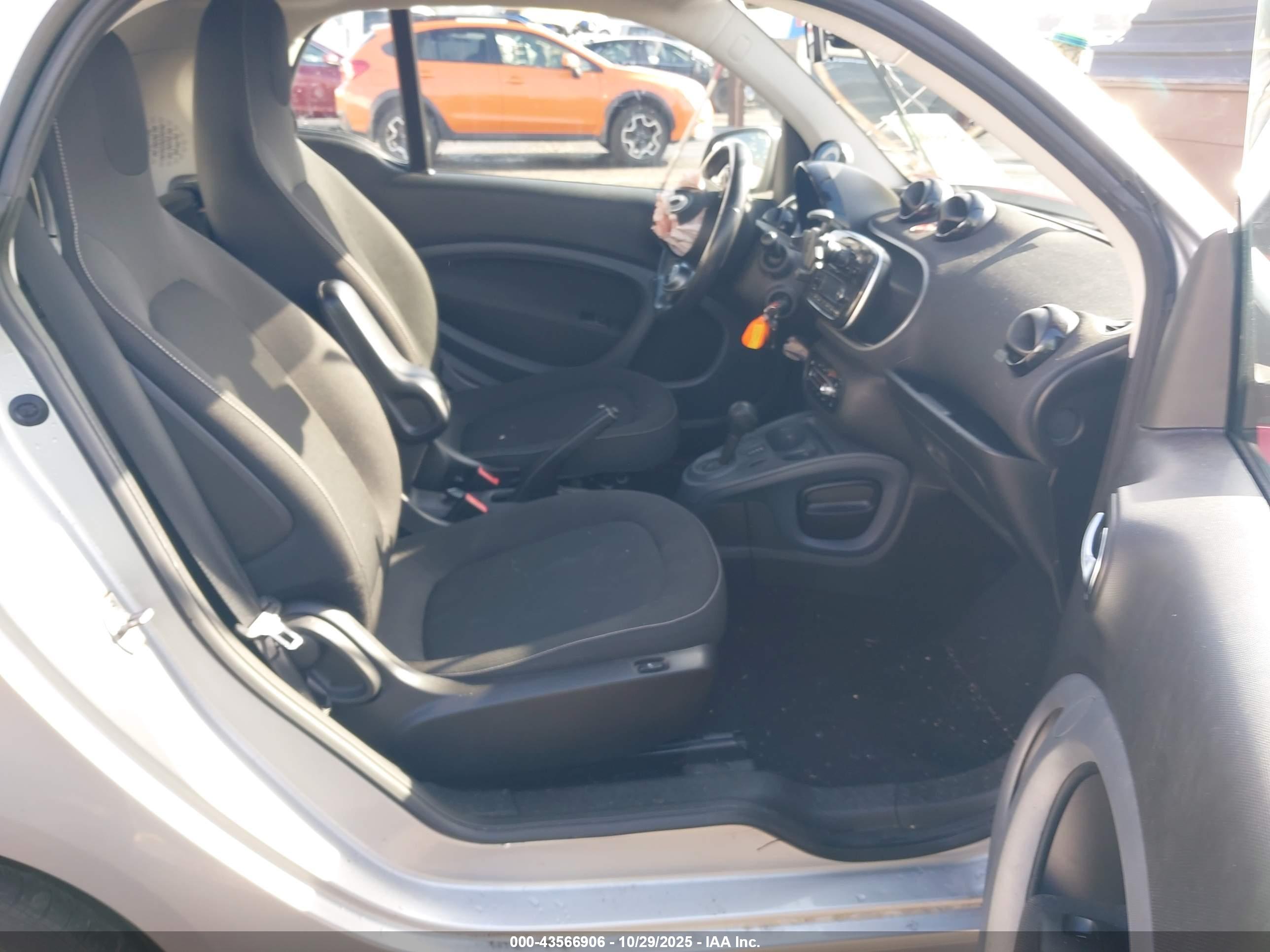 SMART FORTWO image 5