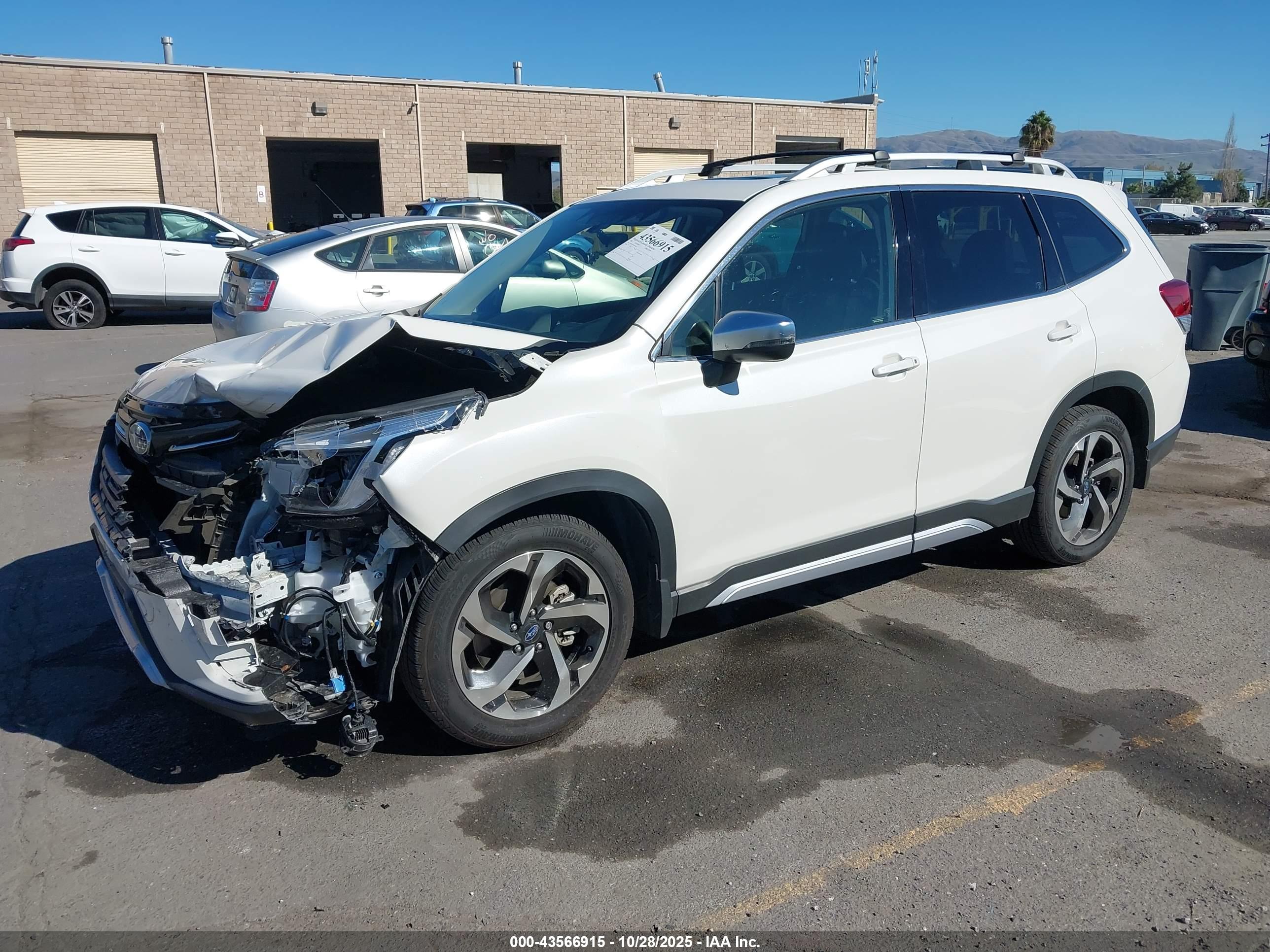 SUBARU FORESTER image 2