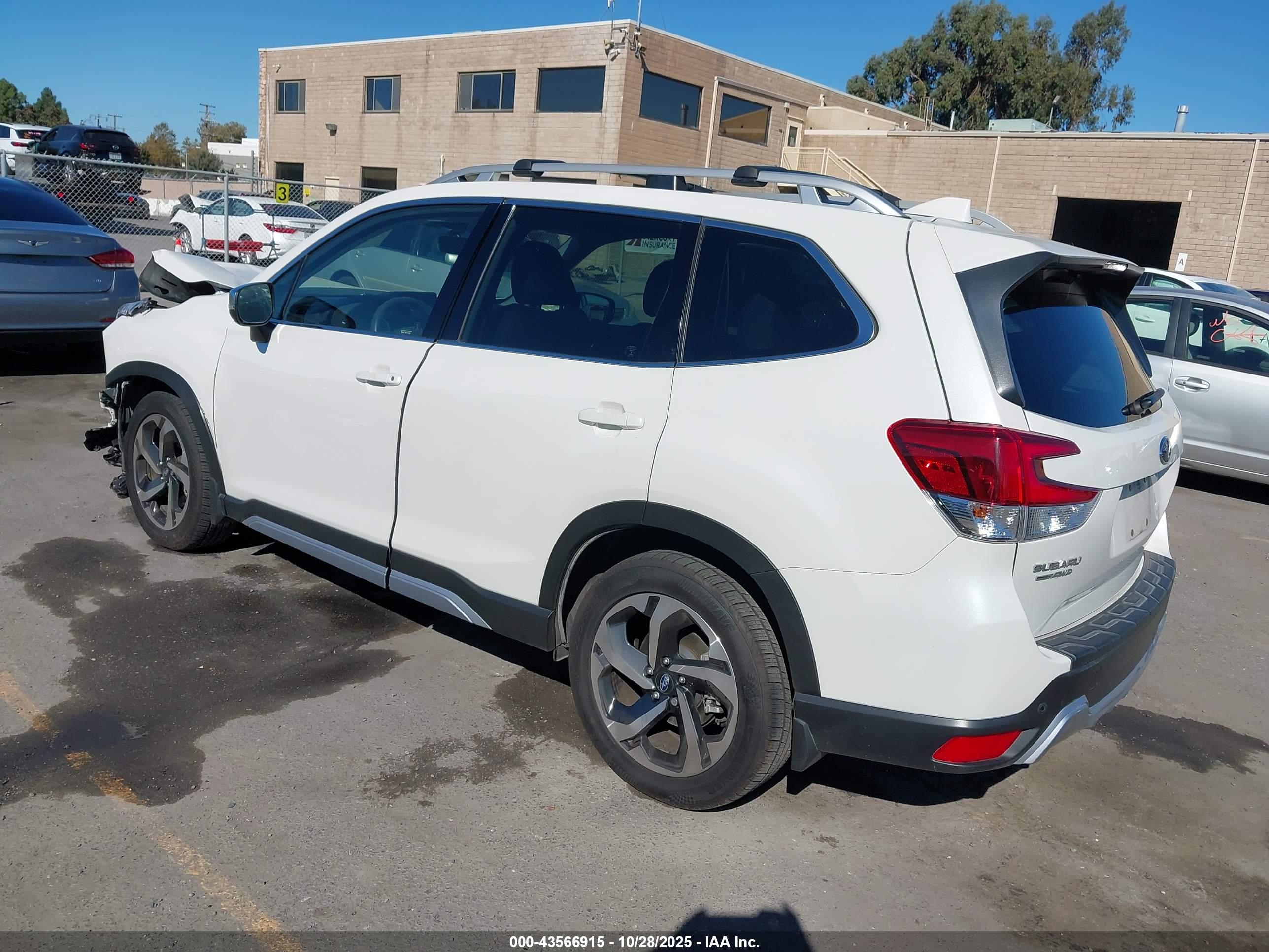 SUBARU FORESTER image 3