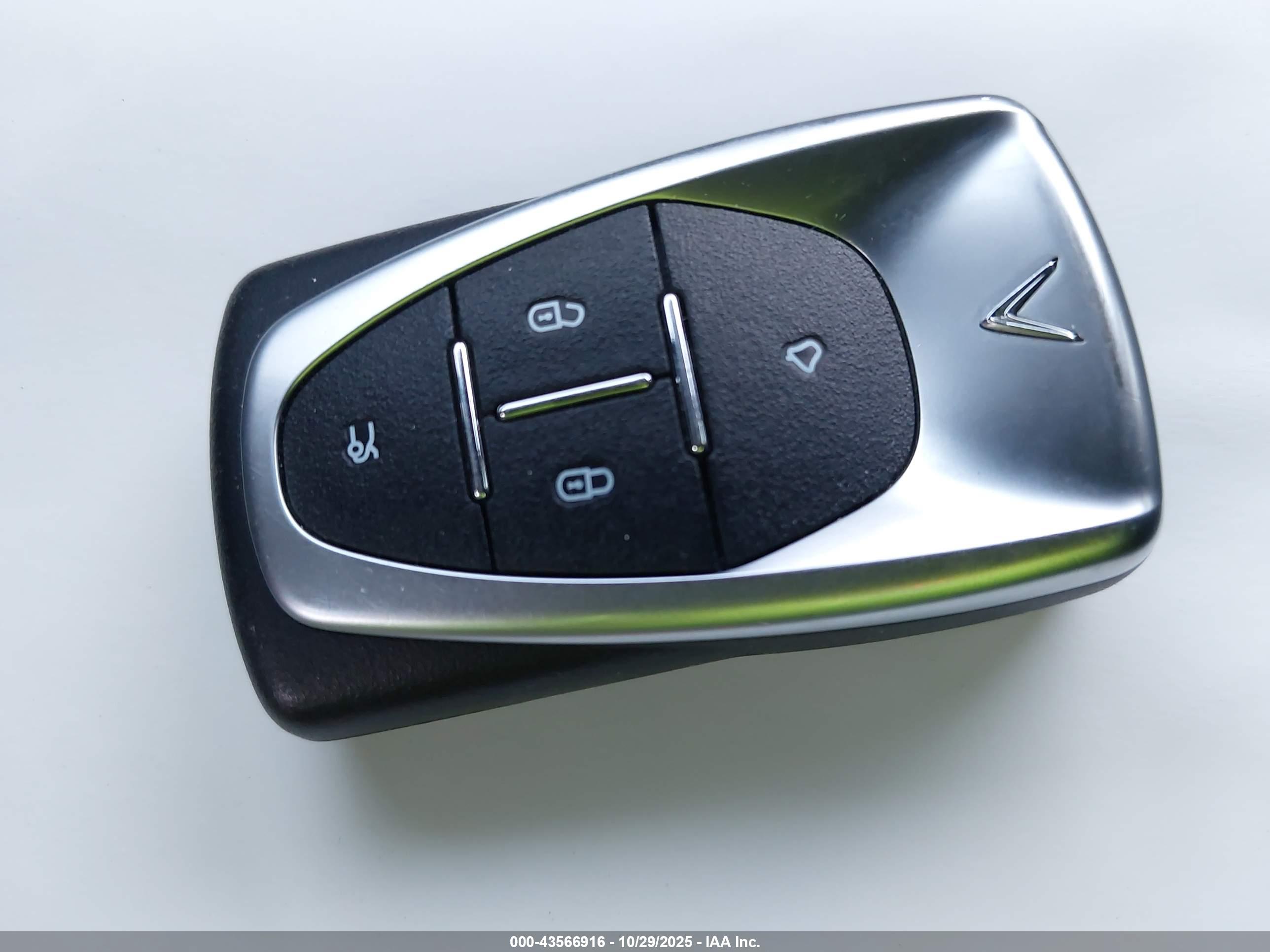 VINFAST VF image 11