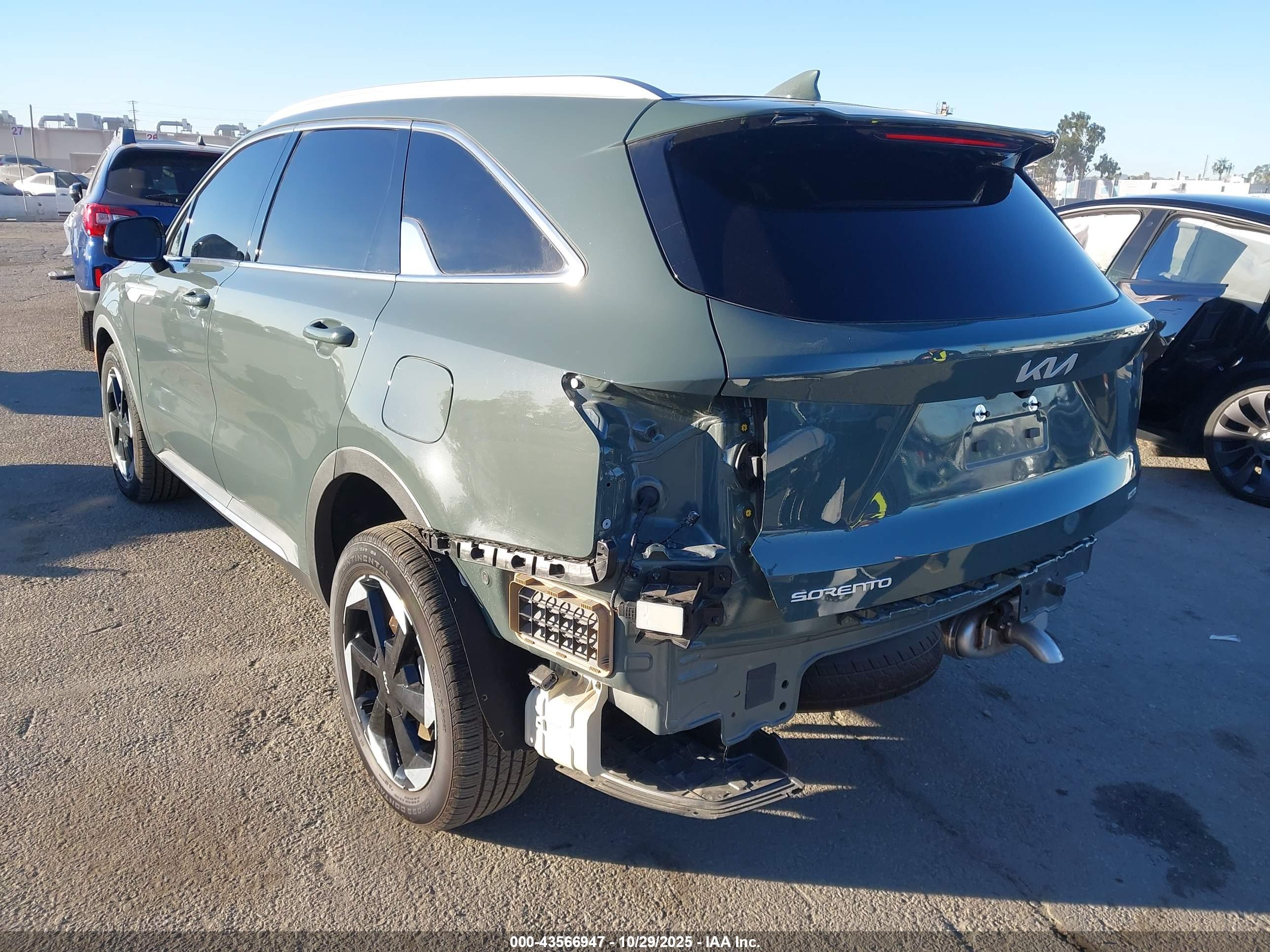 KIA SORENTO image 3