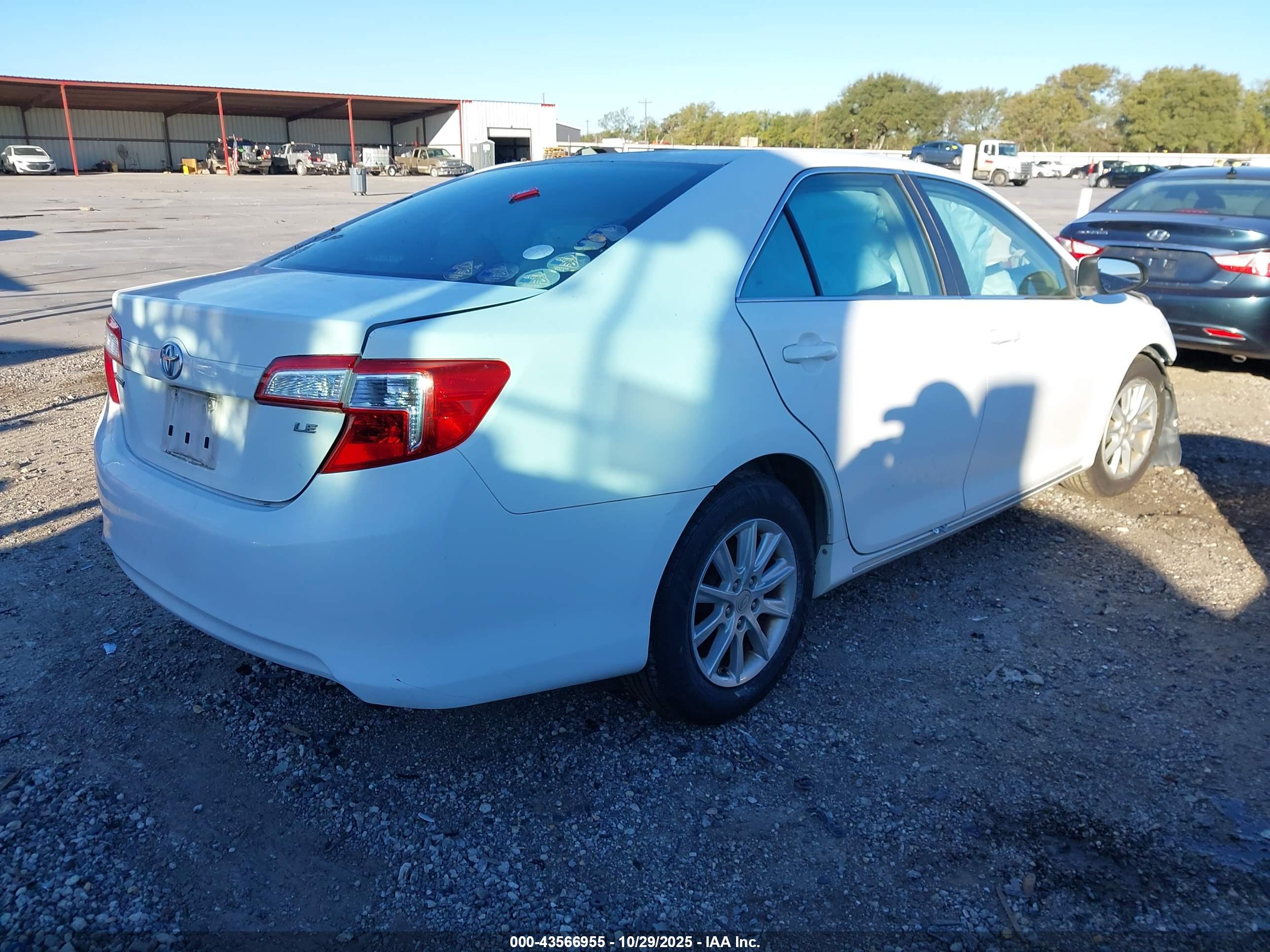 TOYOTA CAMRY image 4