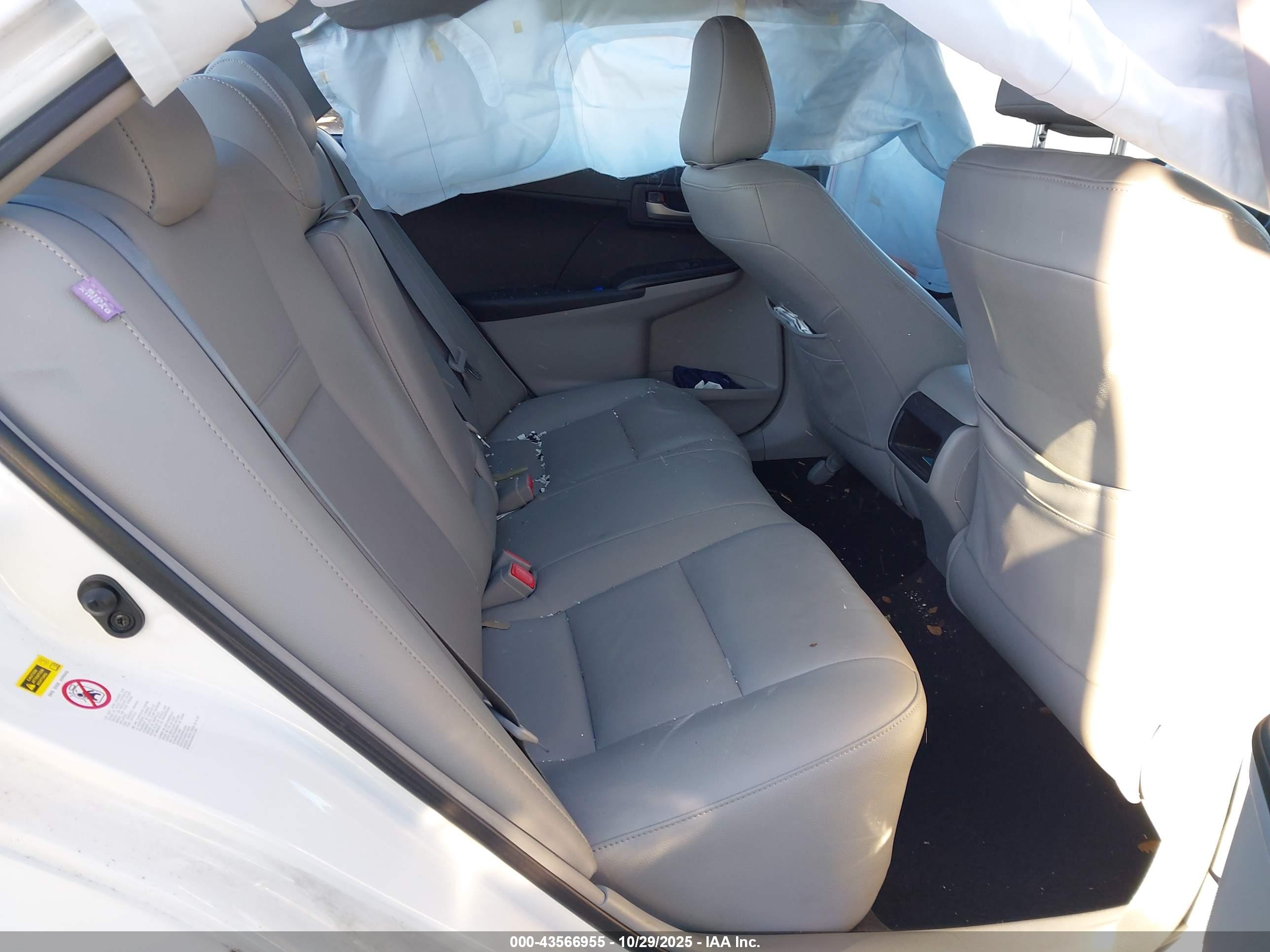 TOYOTA CAMRY image 8