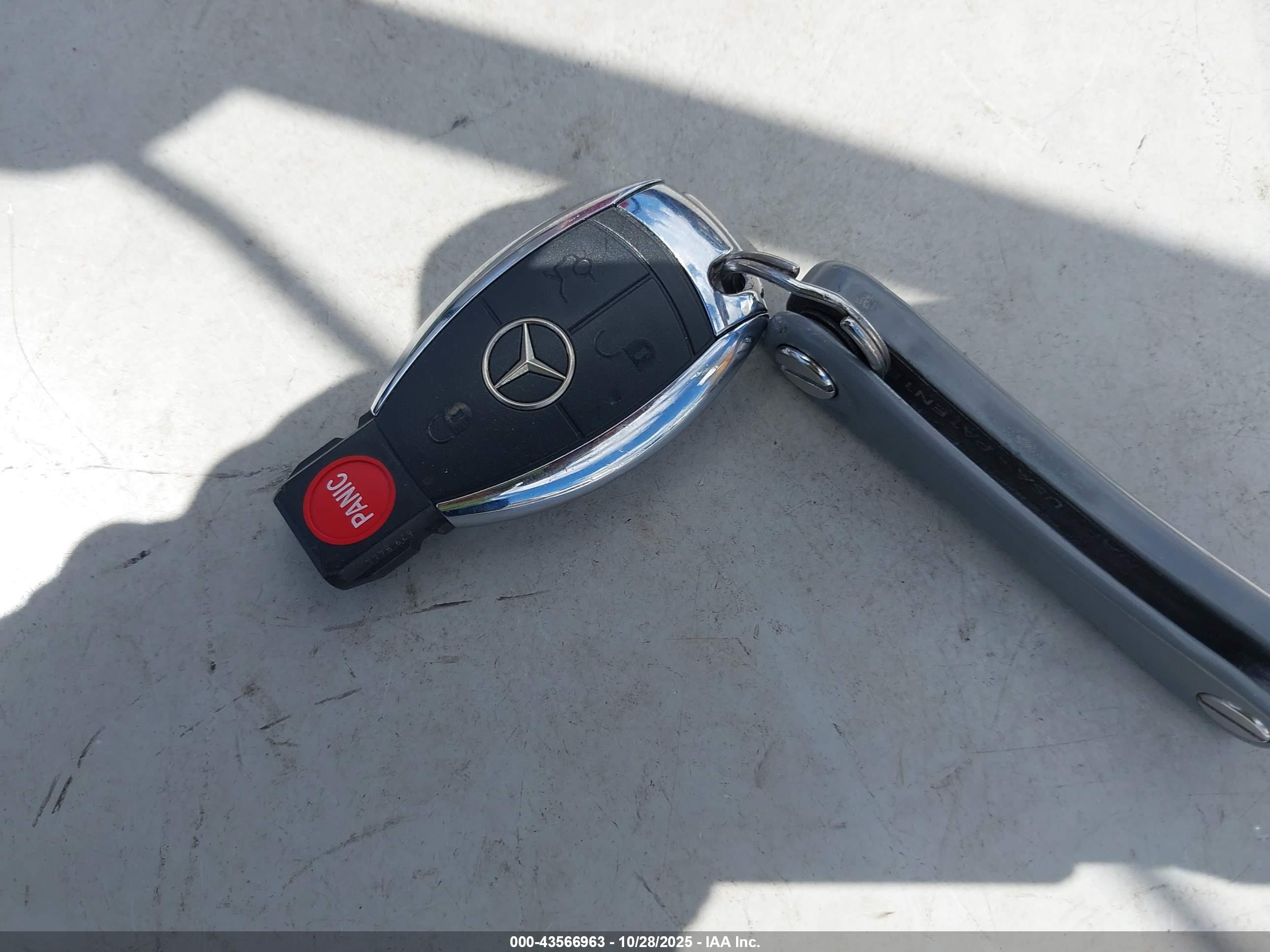 MERCEDES-BENZ E image 11