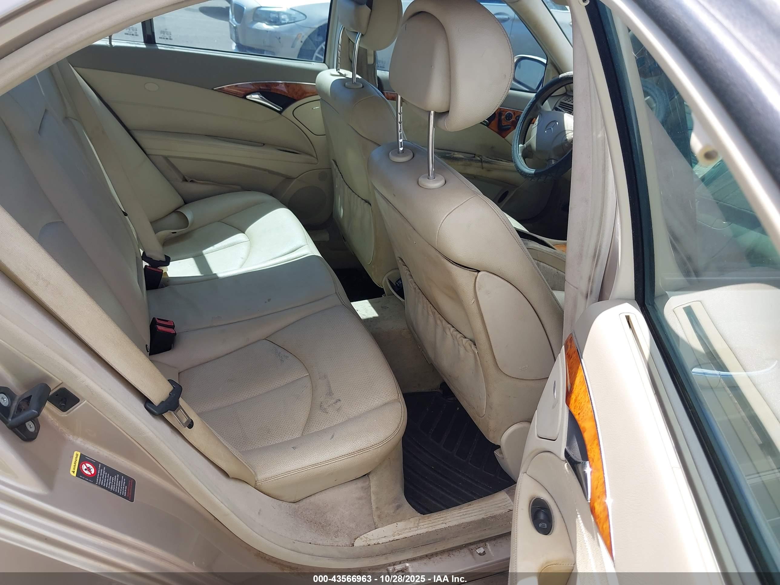 MERCEDES-BENZ E image 8