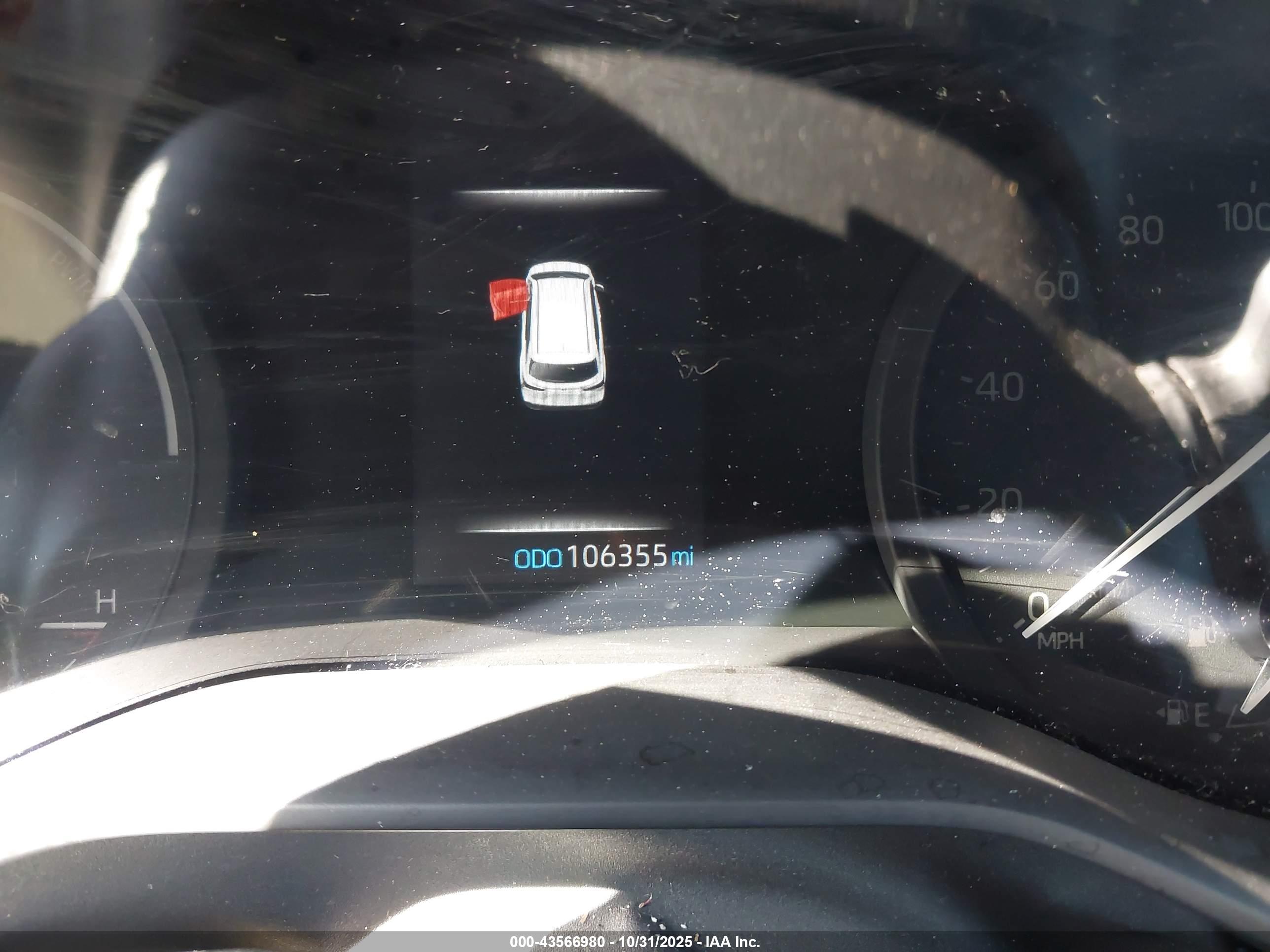 TOYOTA SIENNA image 7