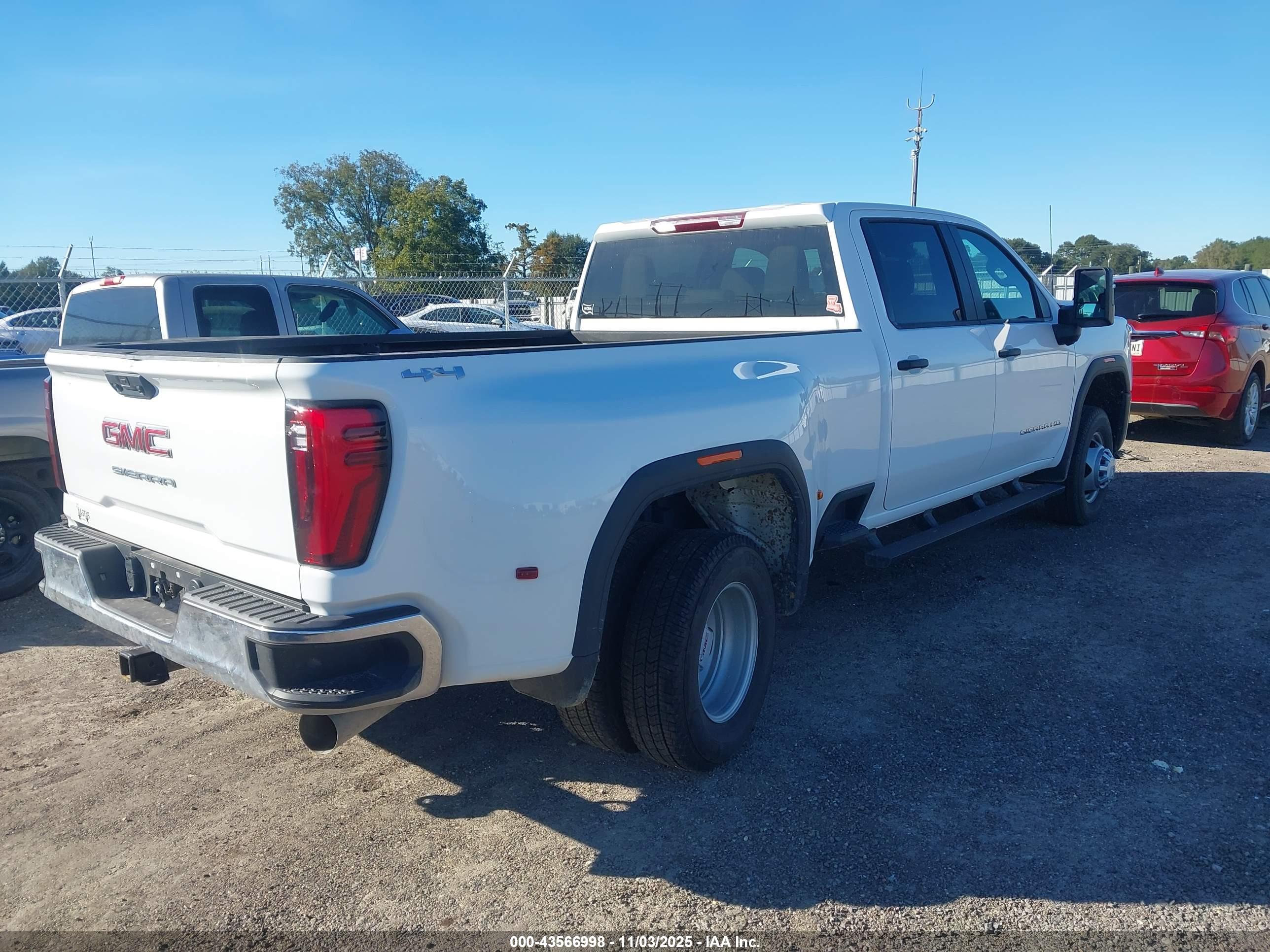 GMC SIERRA image 4