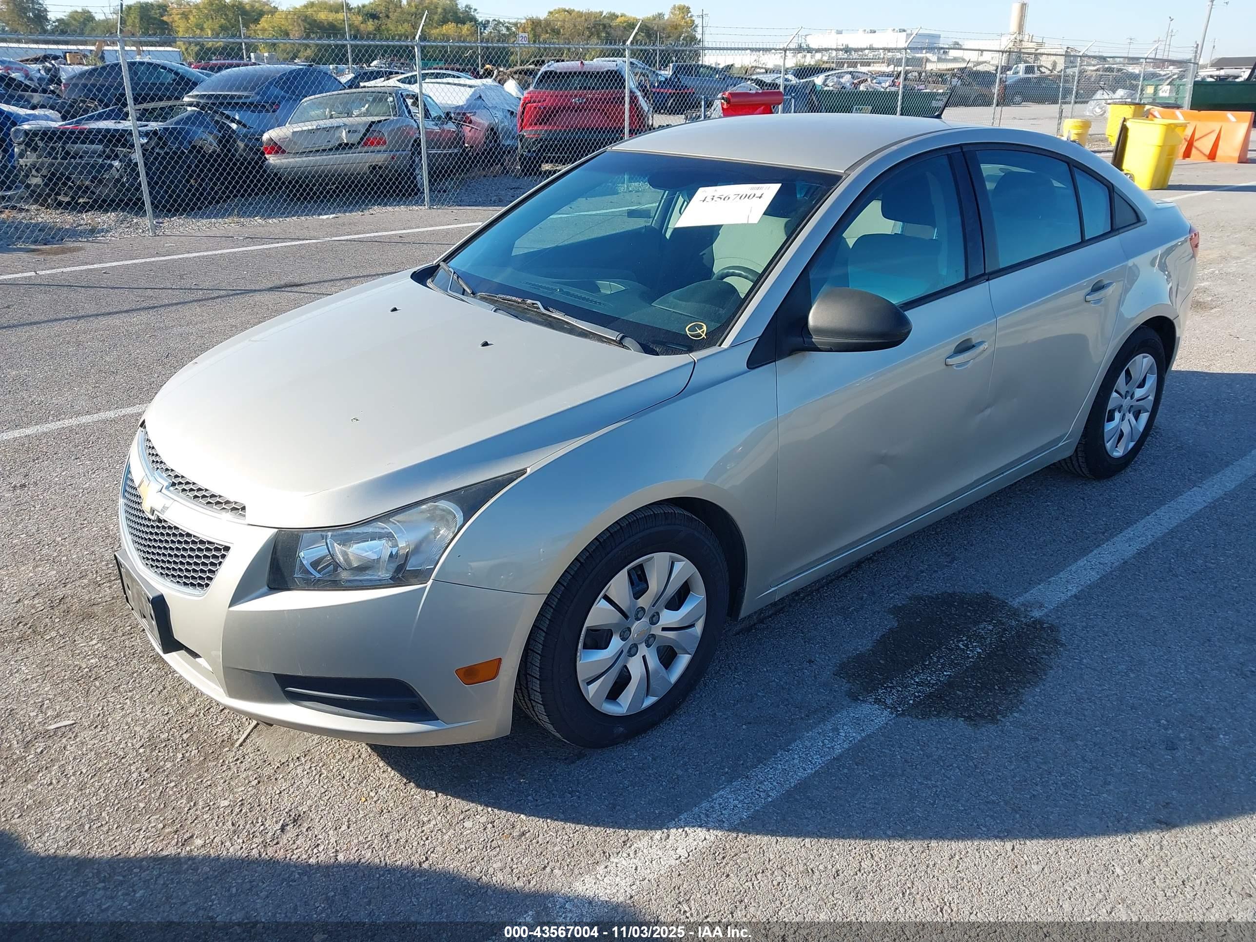 CHEVROLET CRUZE image 2