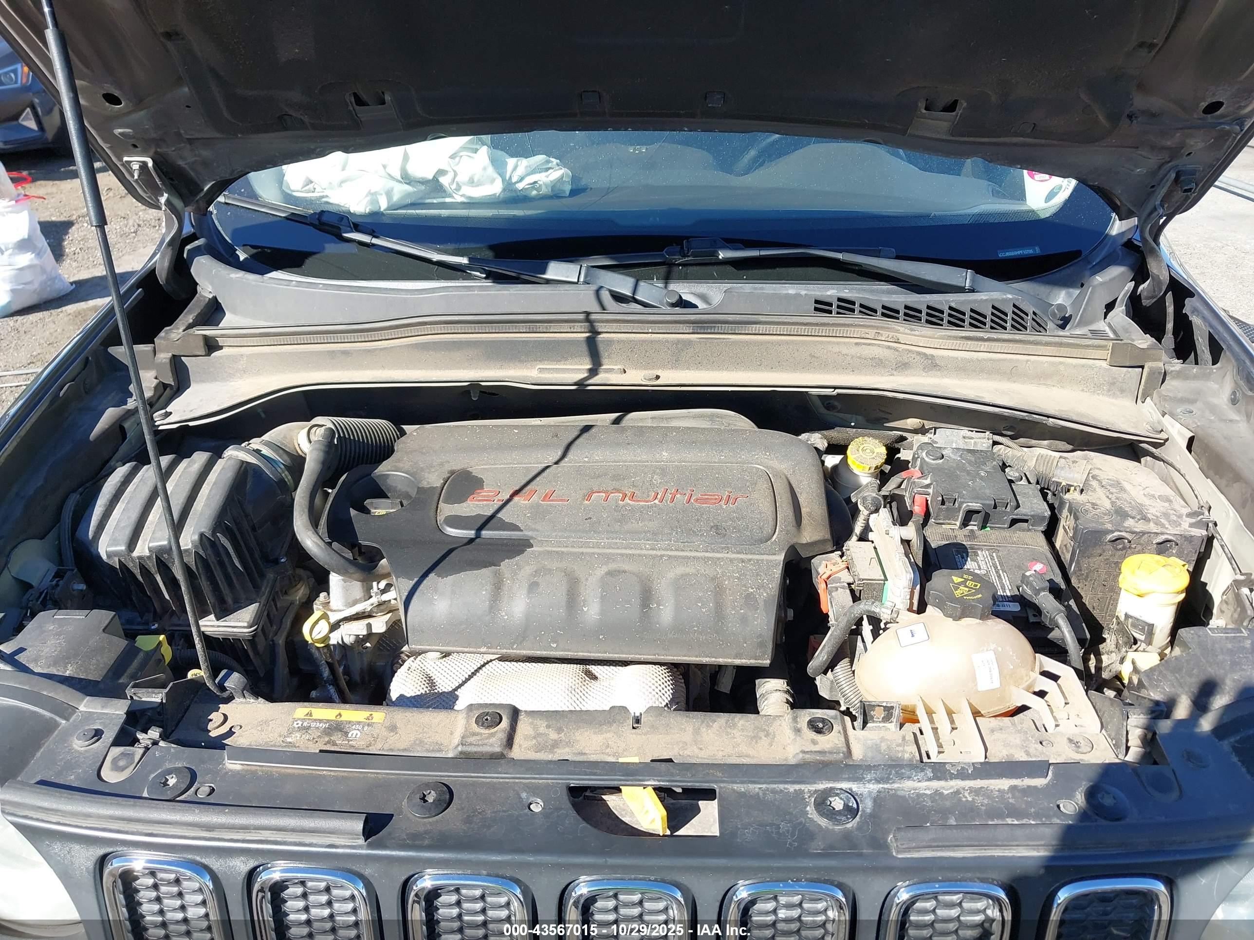 JEEP RENEGADE image 10