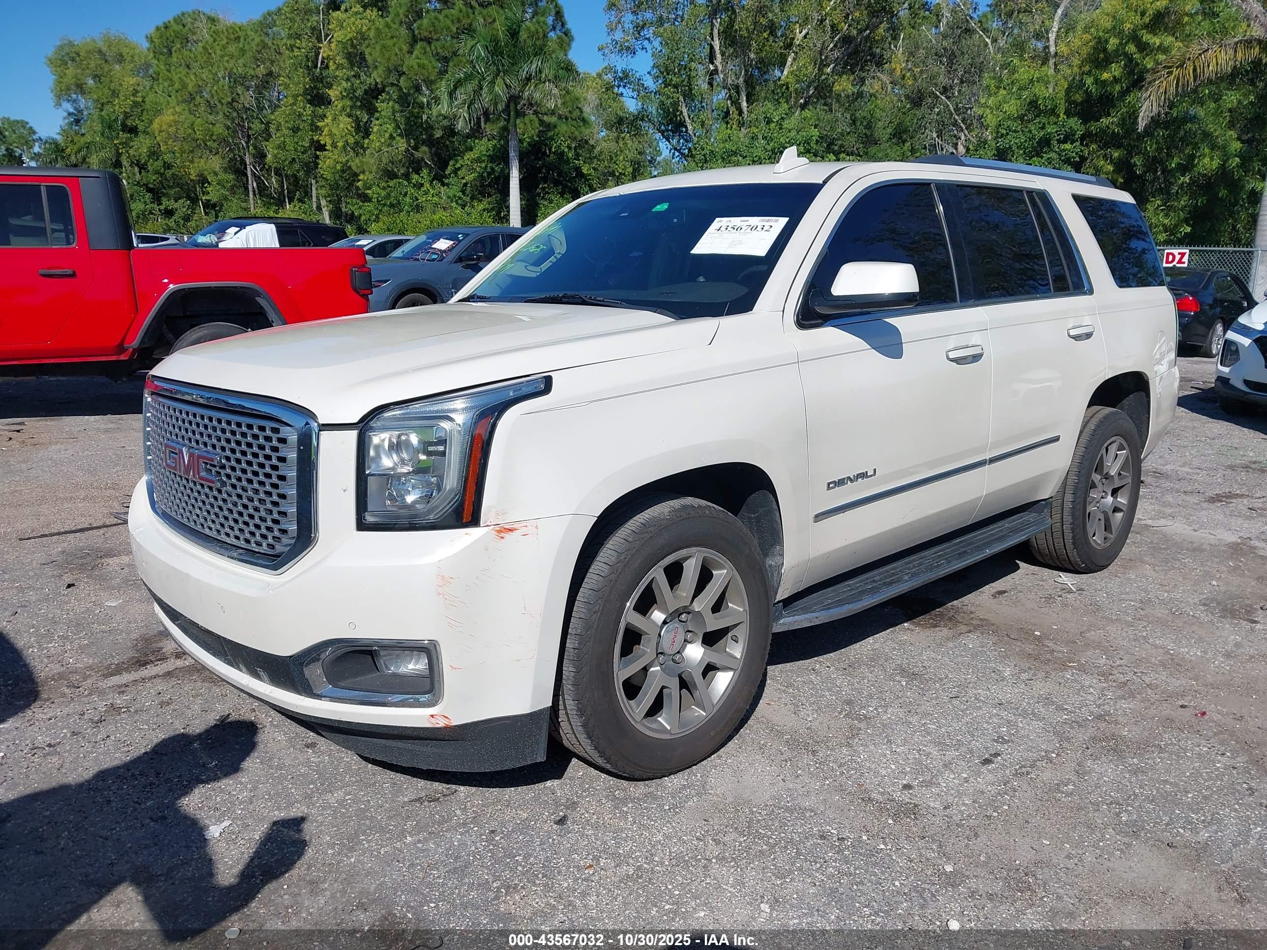 GMC YUKON image 2