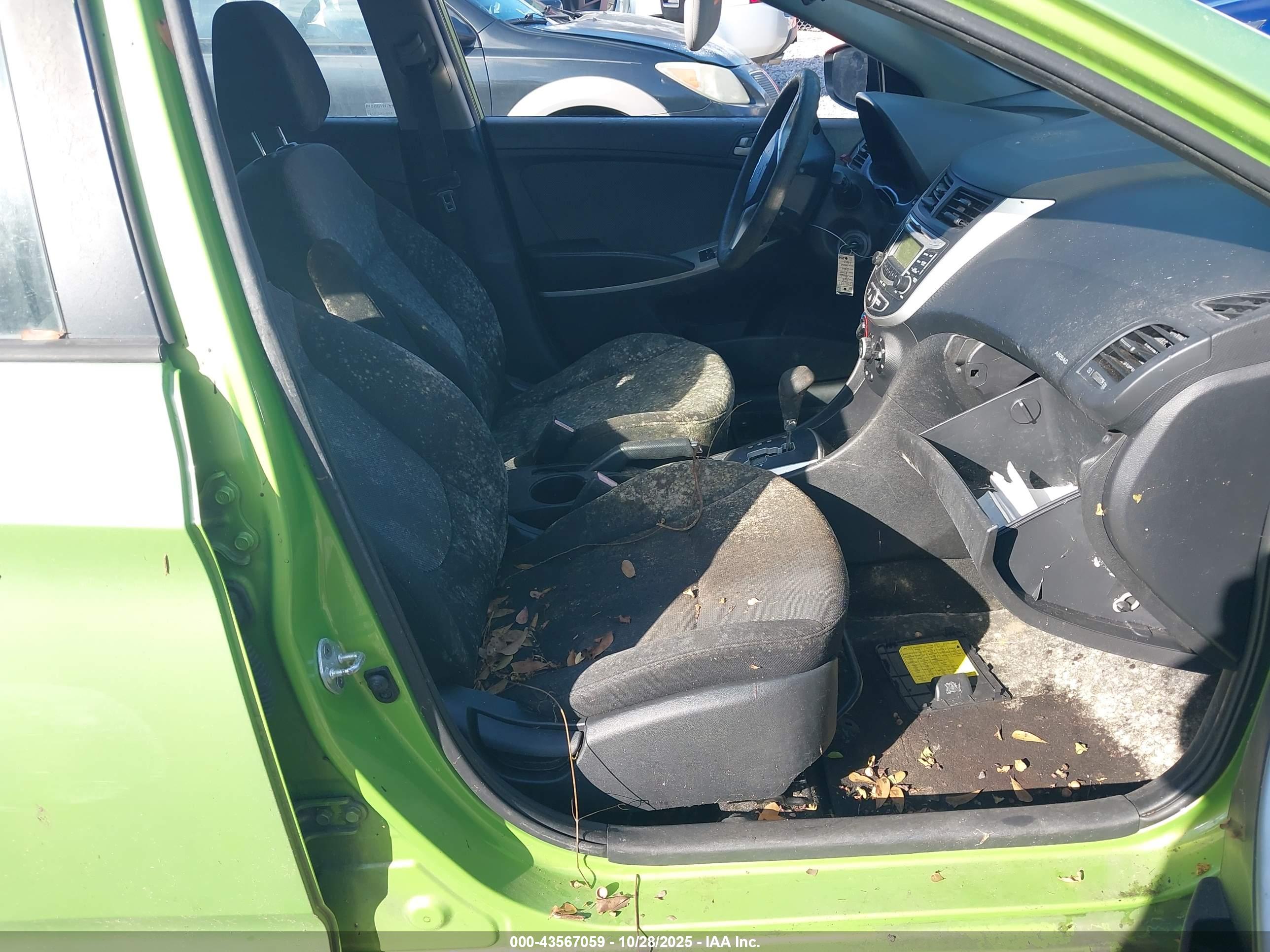HYUNDAI ACCENT image 5