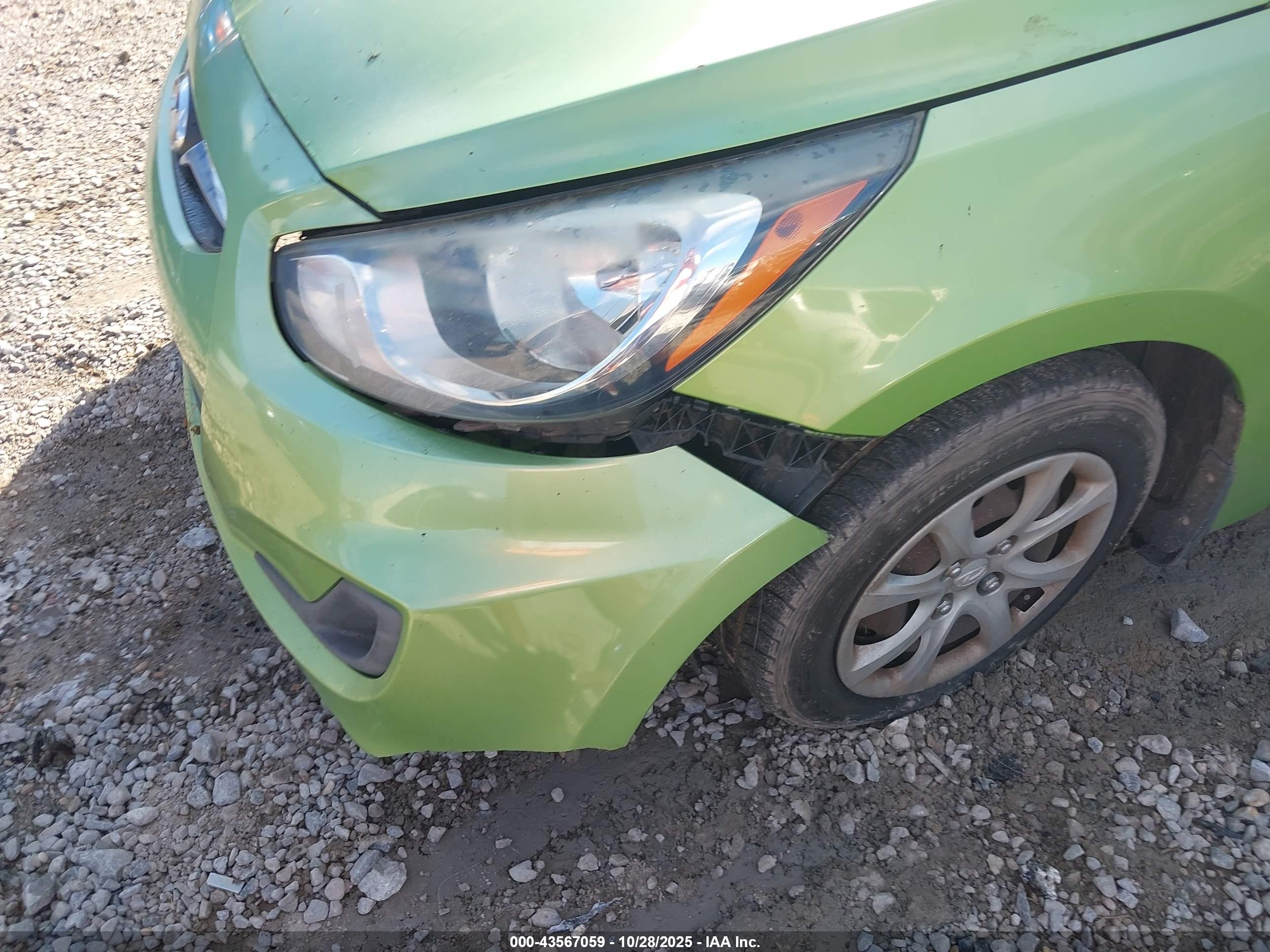 HYUNDAI ACCENT image 6
