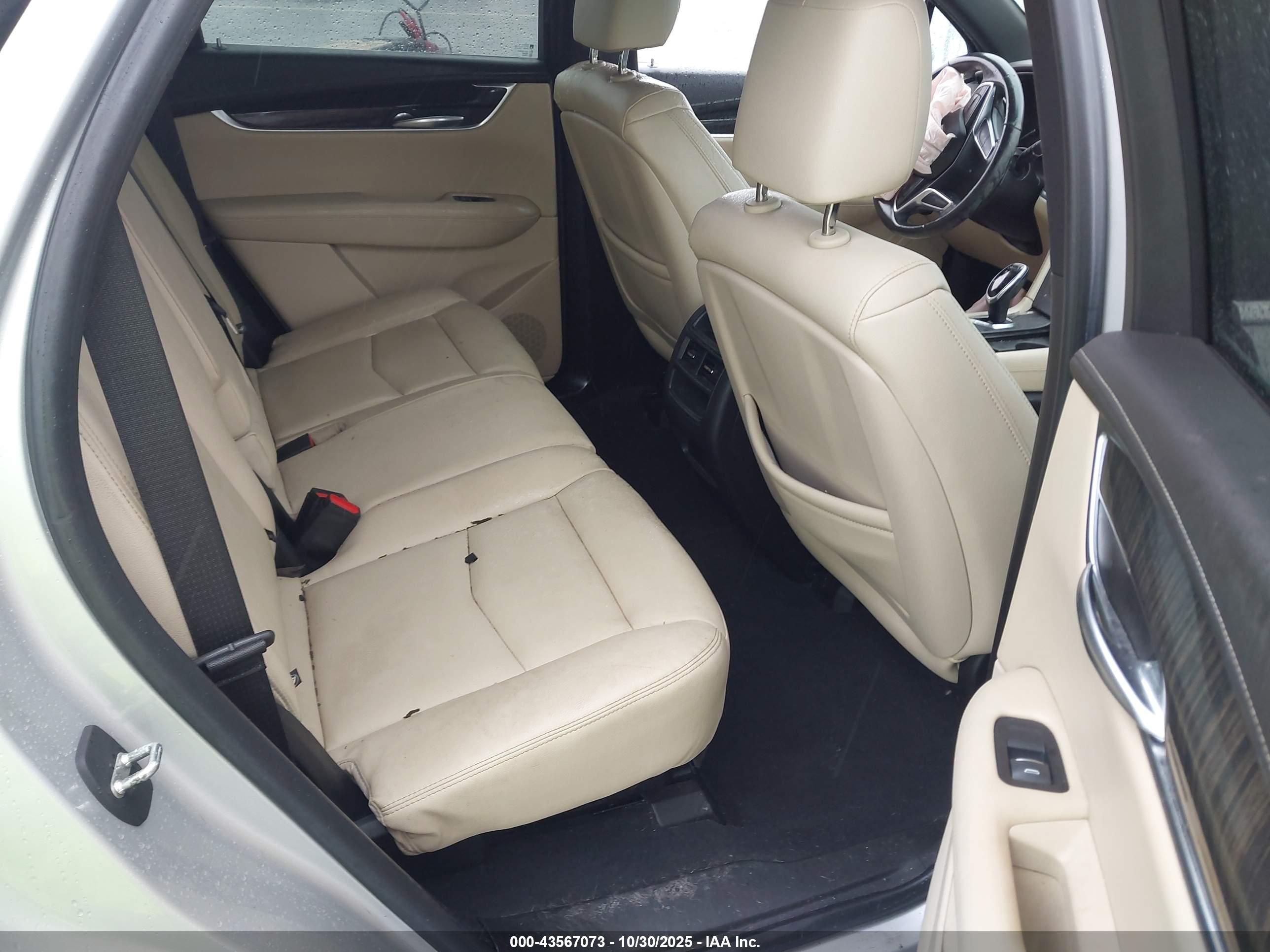 CADILLAC XT5 image 8