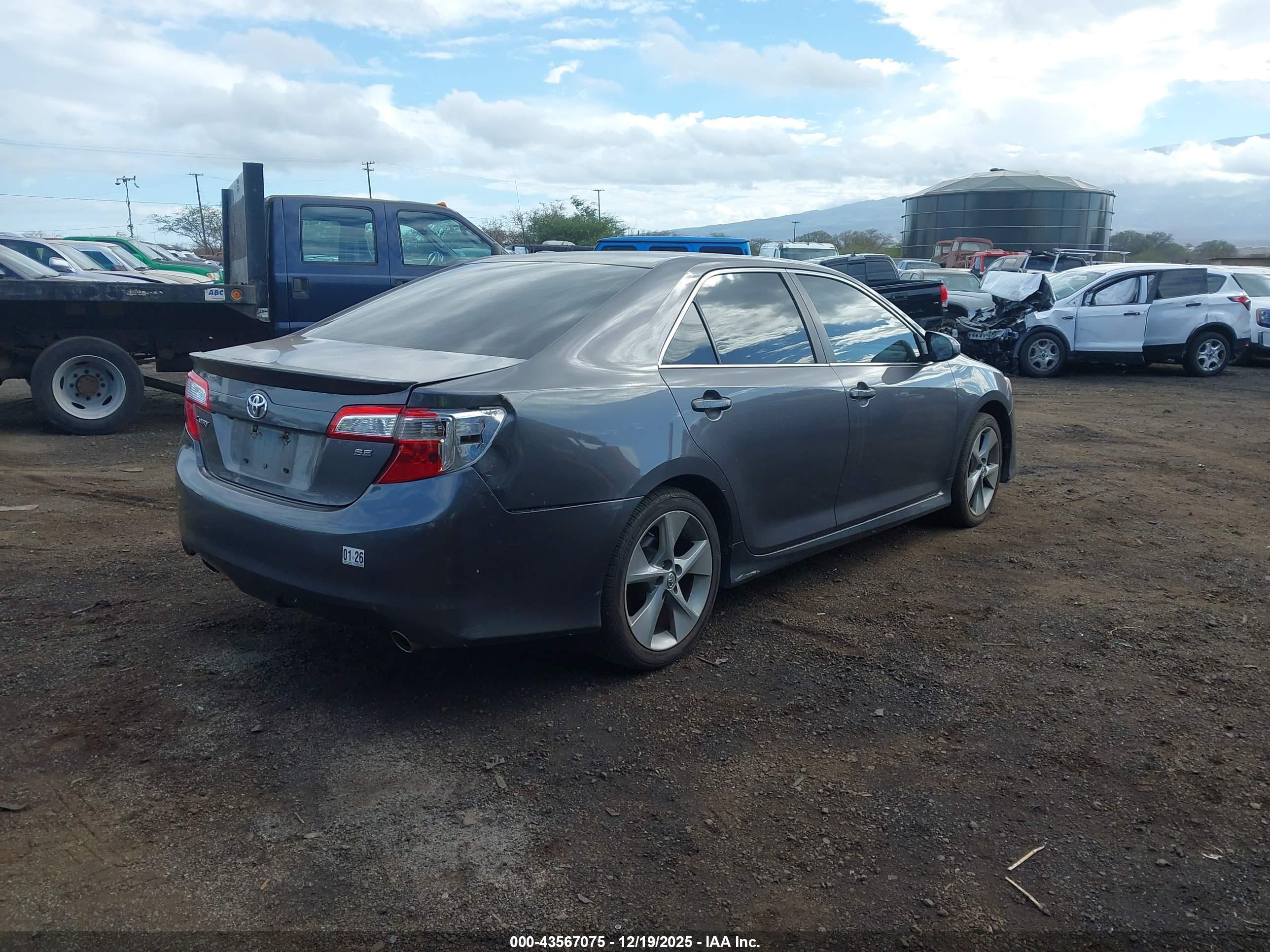 TOYOTA CAMRY image 4