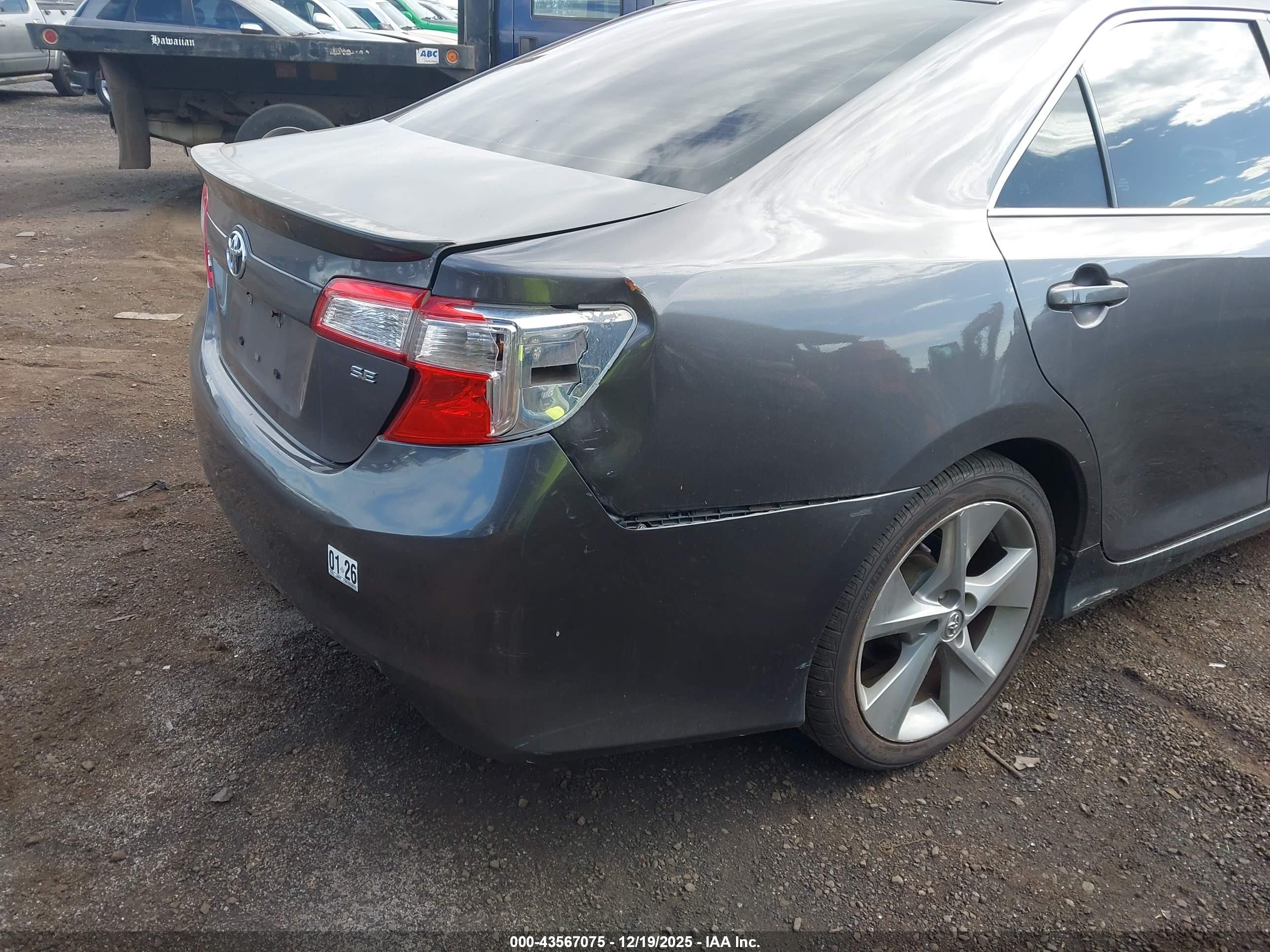 TOYOTA CAMRY image 6