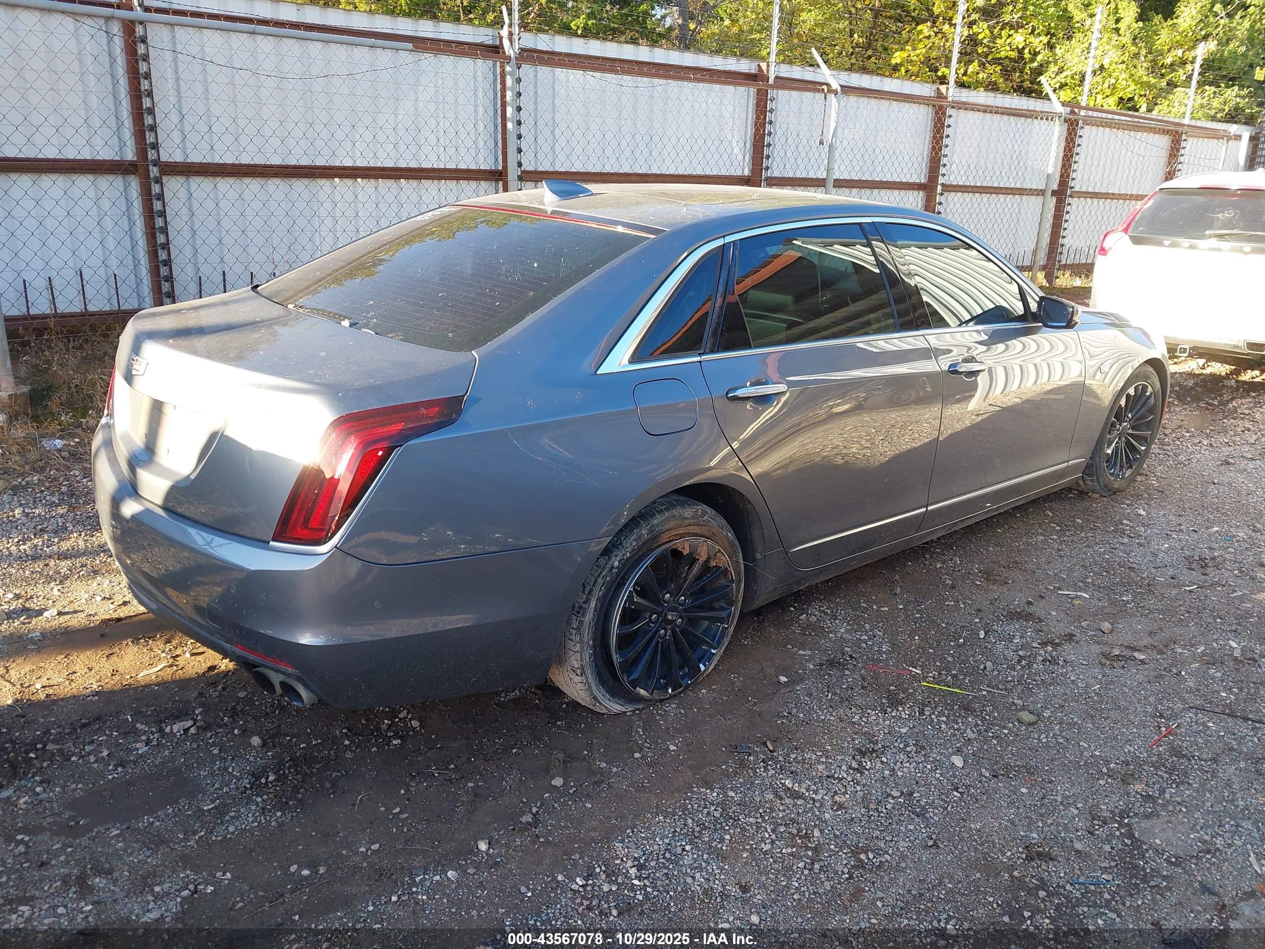 CADILLAC CT6 image 4