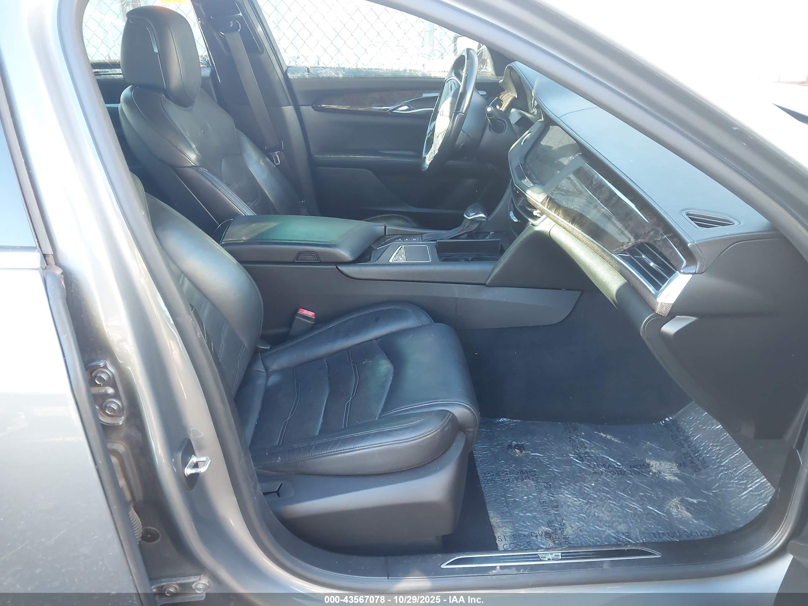CADILLAC CT6 image 5
