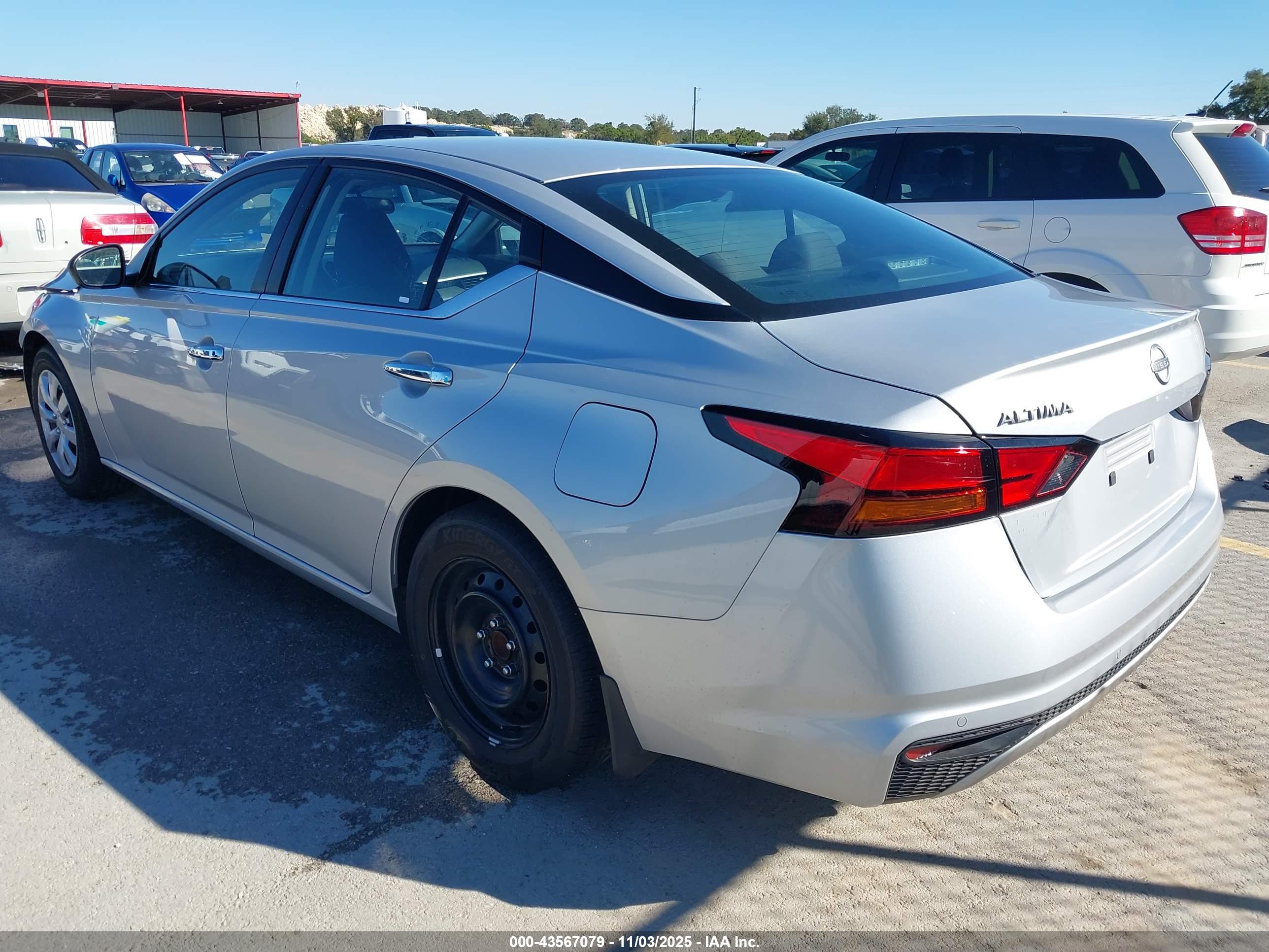 NISSAN ALTIMA image 3
