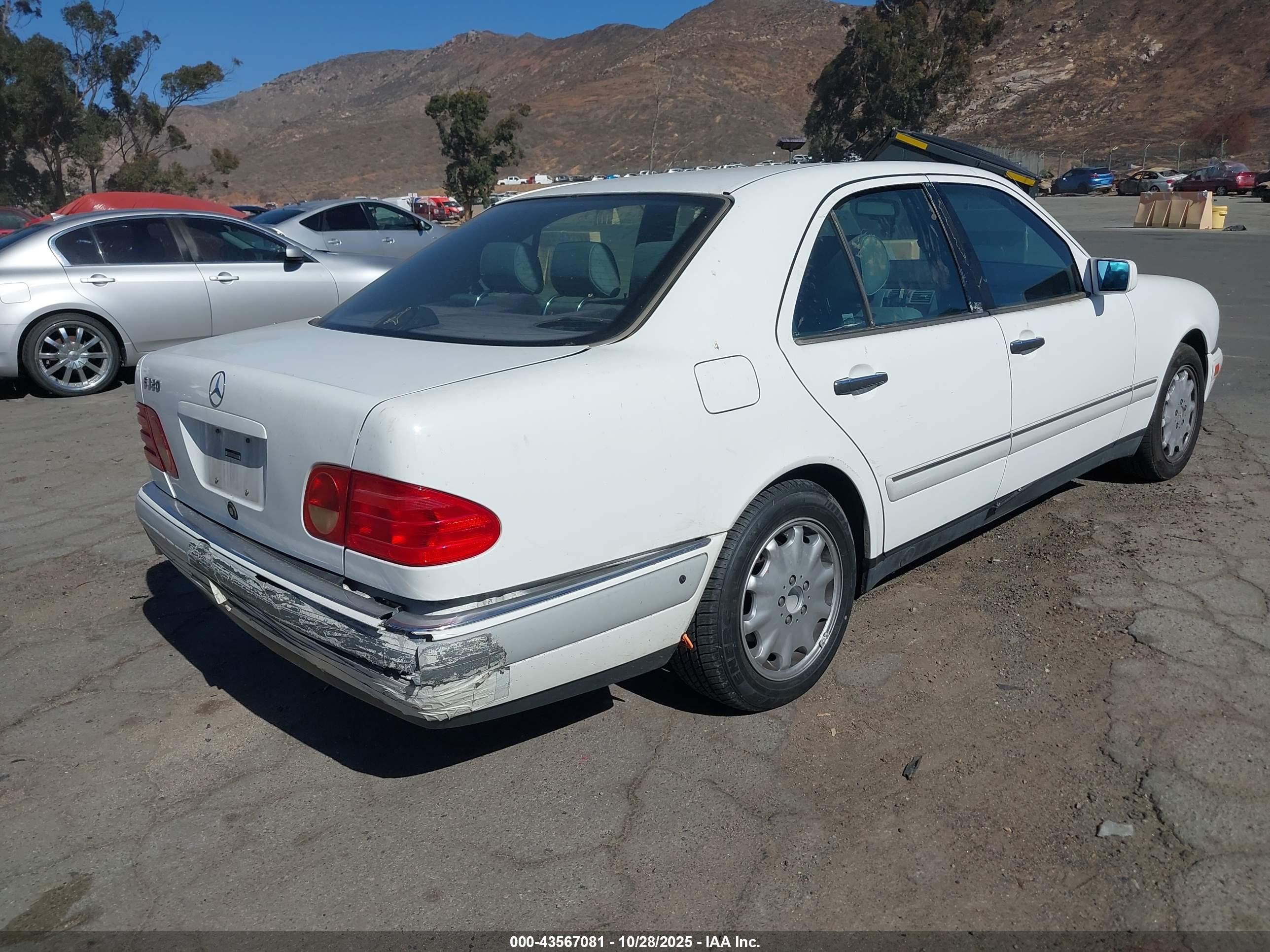 MERCEDES-BENZ E image 4