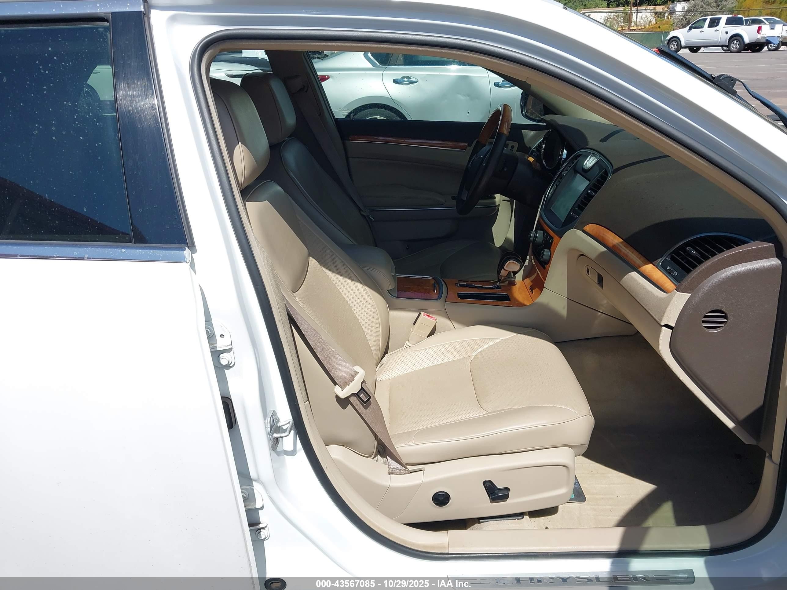 CHRYSLER 300C image 5