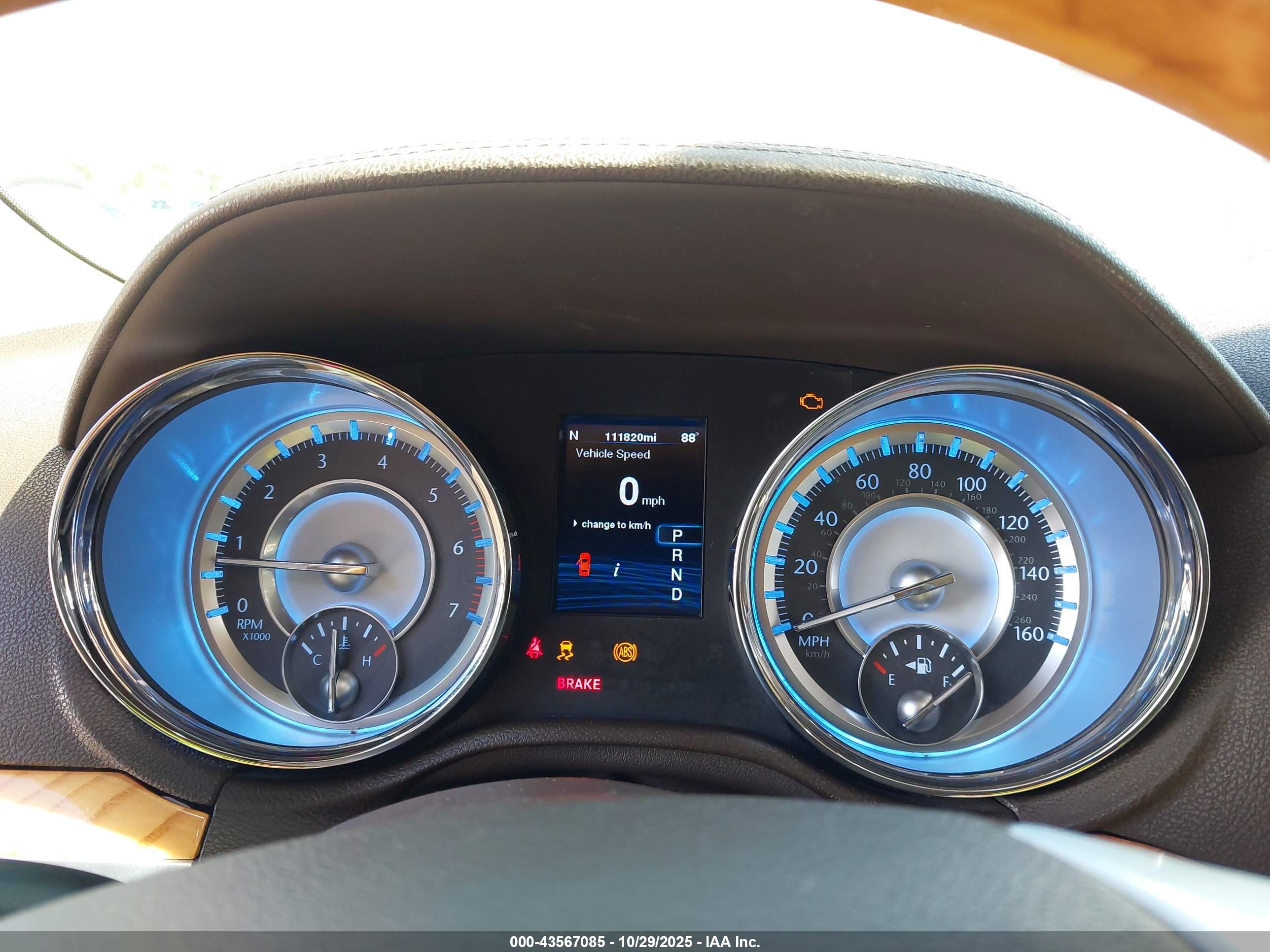 CHRYSLER 300C image 7