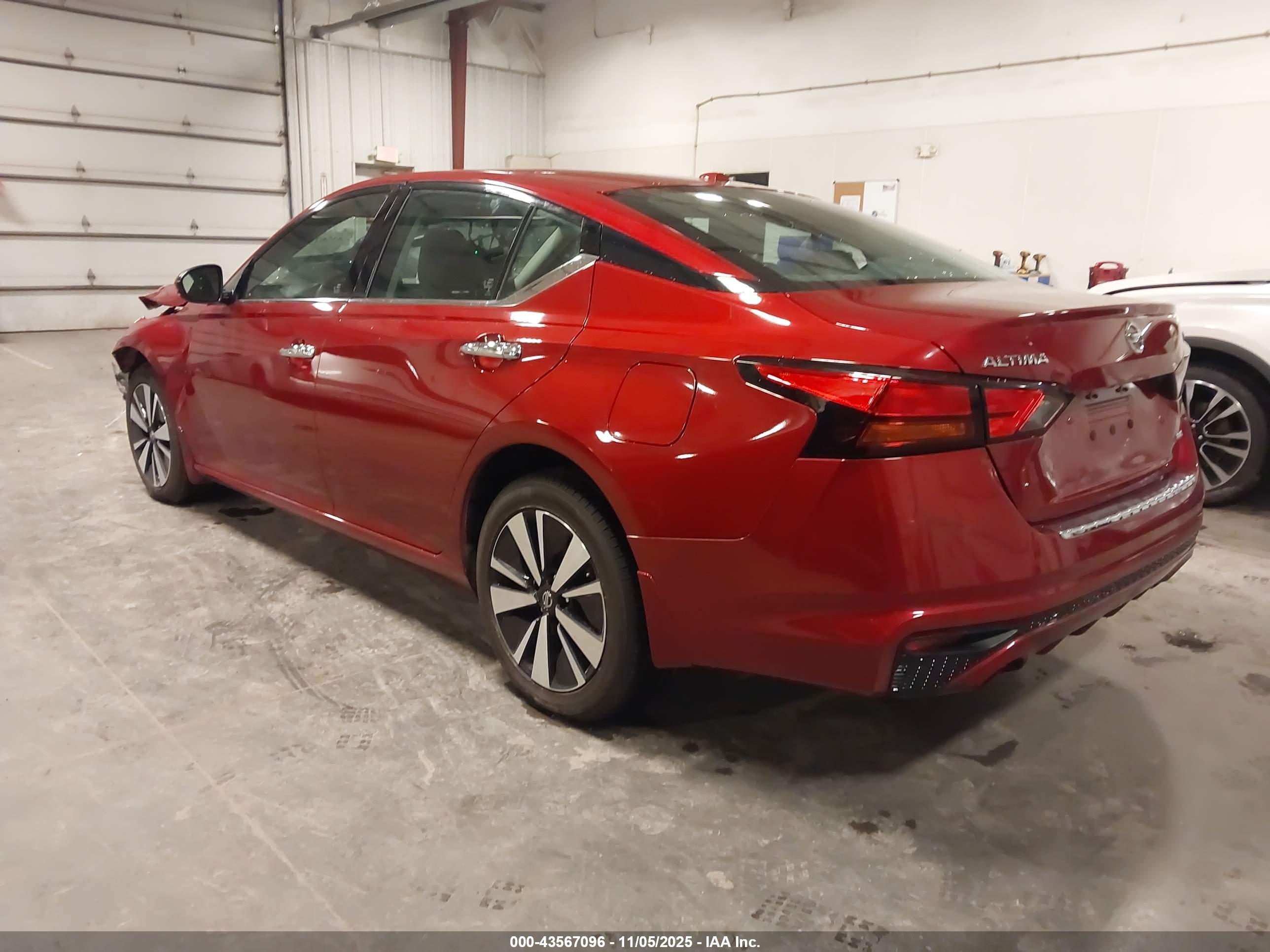 NISSAN ALTIMA image 3